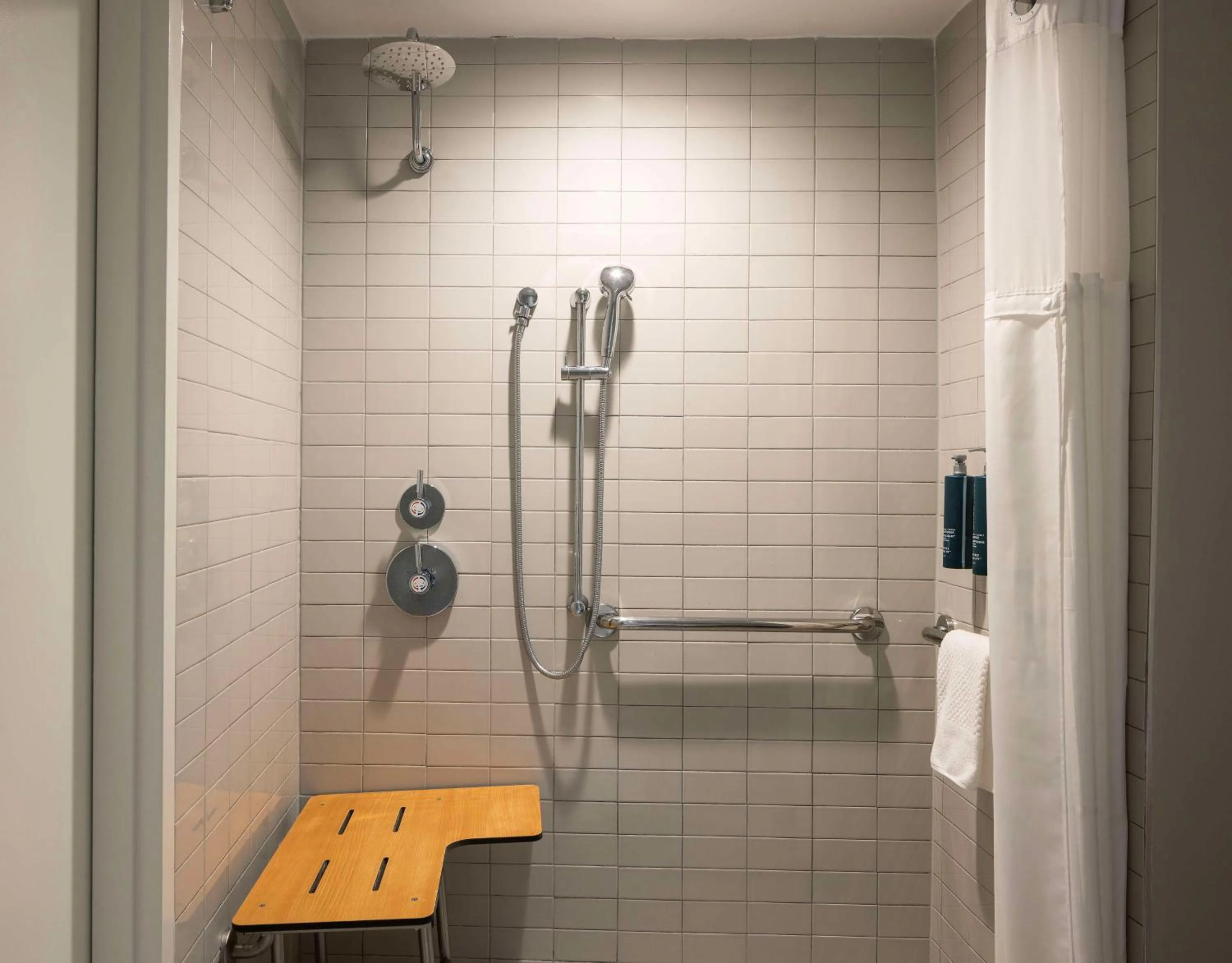 Bathroom in Hilton Daytona Beach Resort