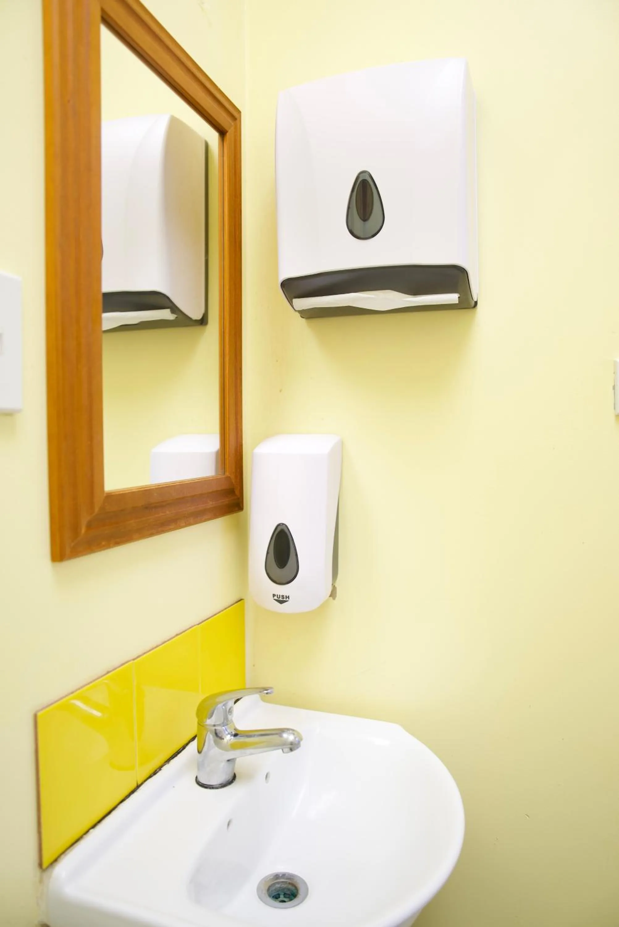 Bathroom in Silverfern Backpackers