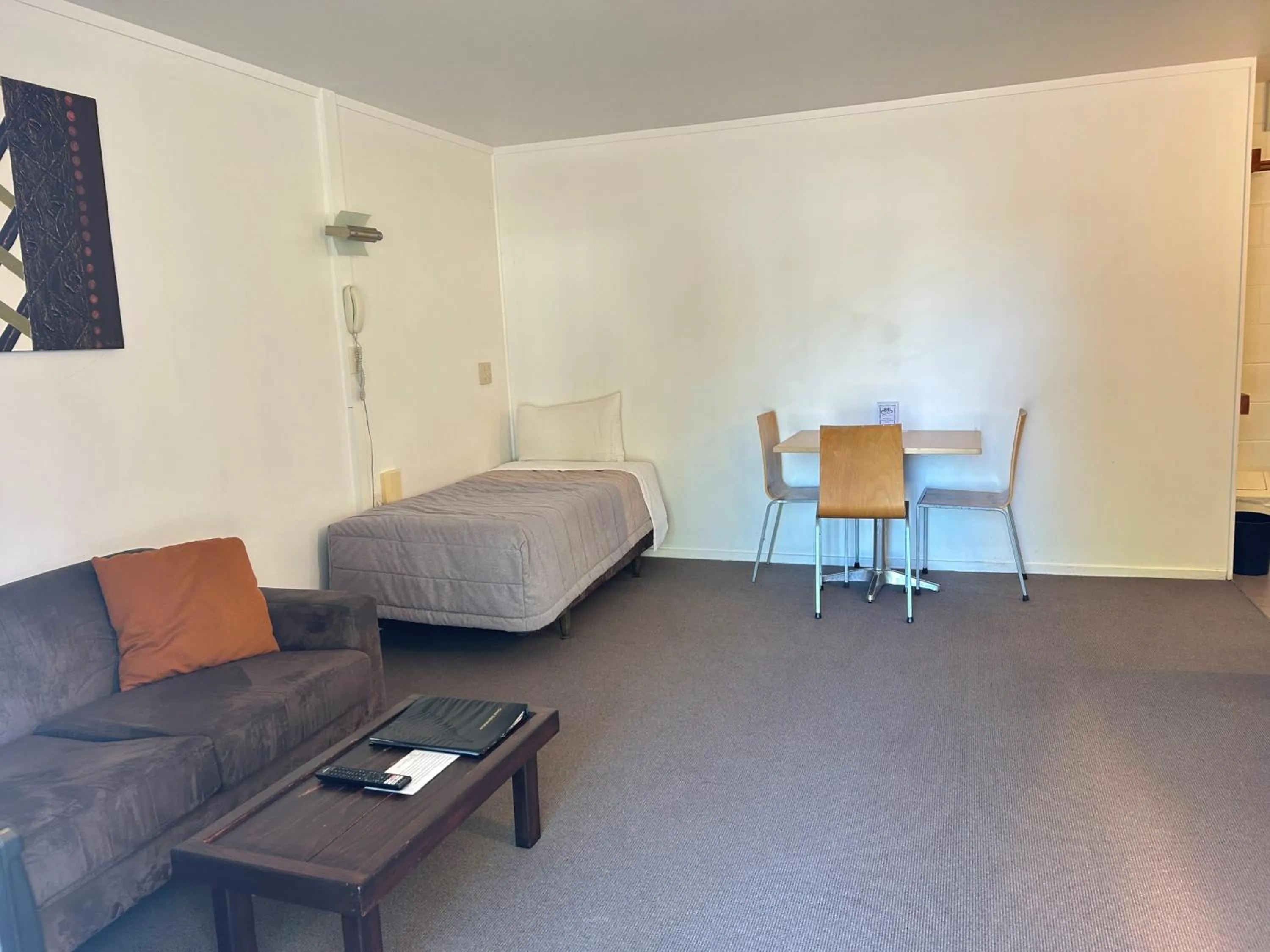 One-Bedroom Suite in The Hobbit Motorlodge