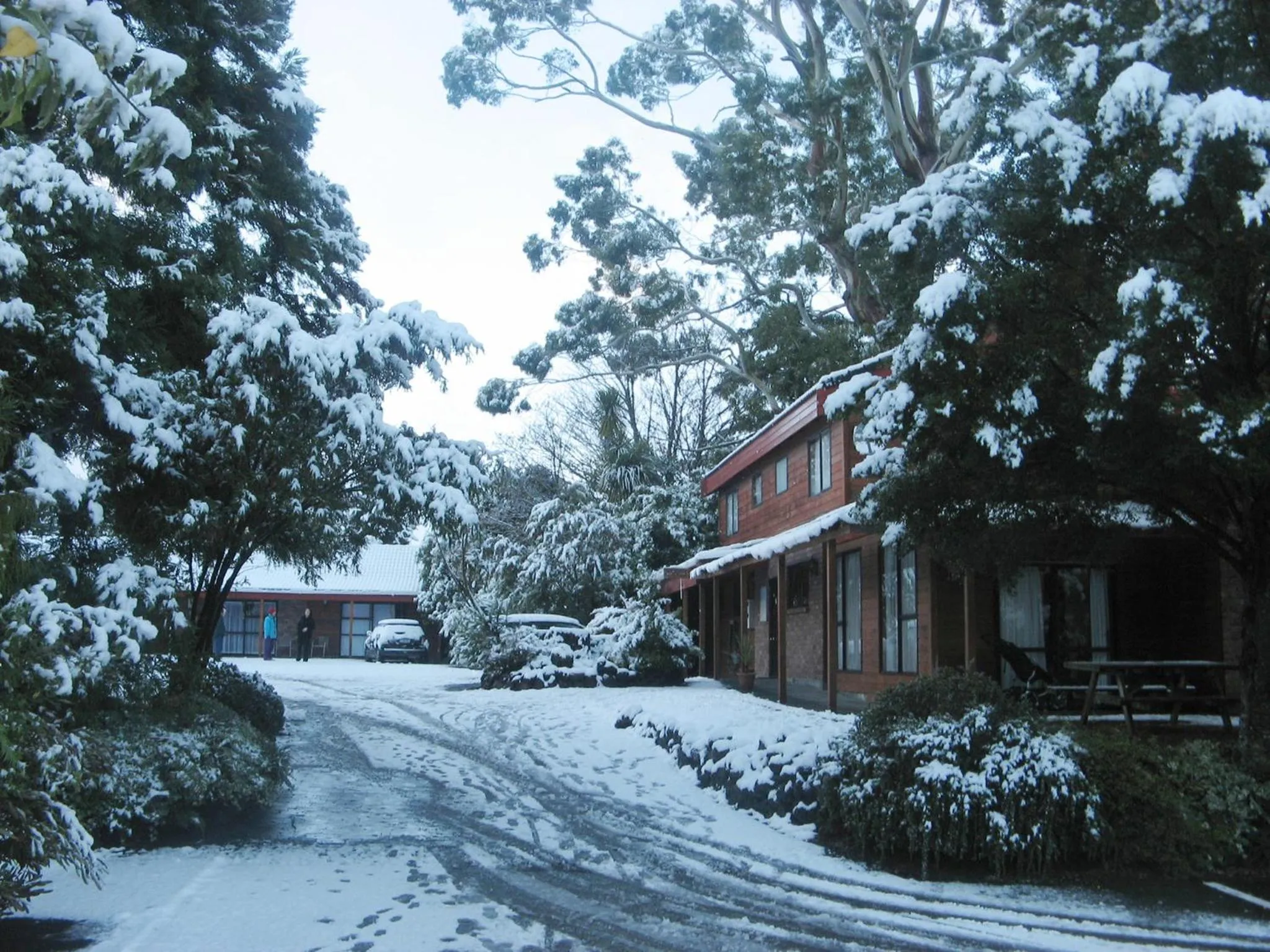 Winter in The Hobbit Motorlodge
