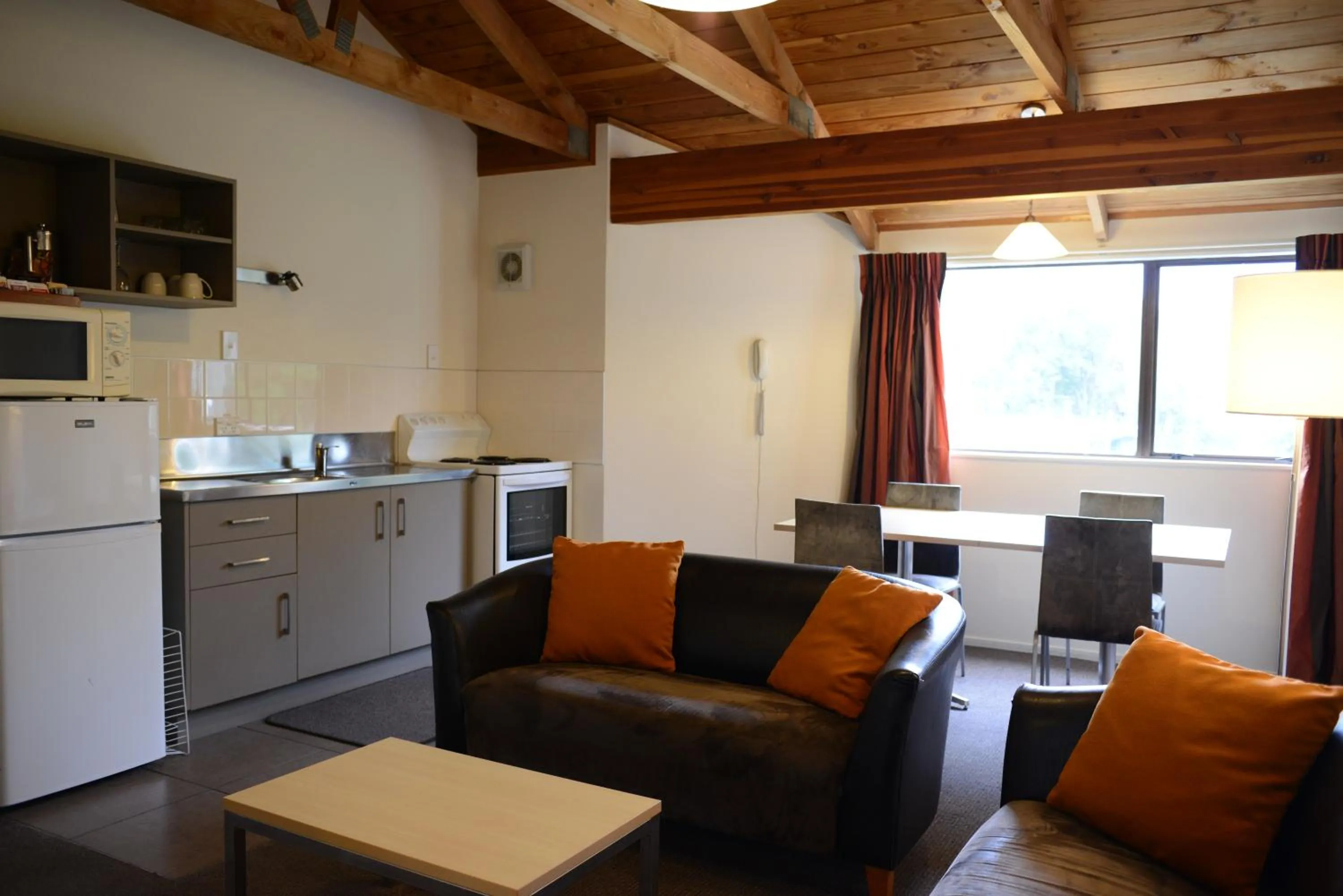 Seating area in The Hobbit Motorlodge