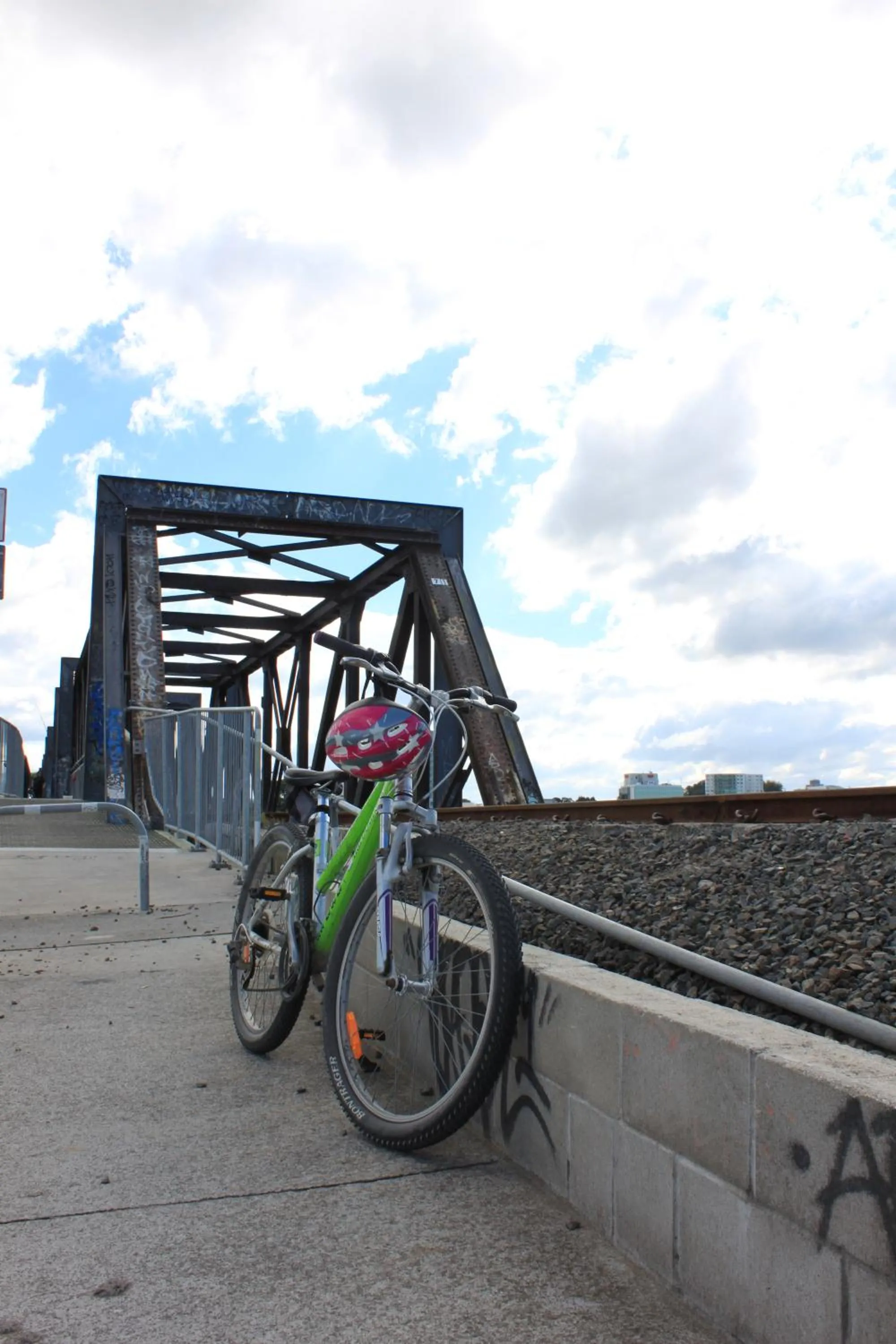 Cycling in Harbour City Motor Inn & Conference