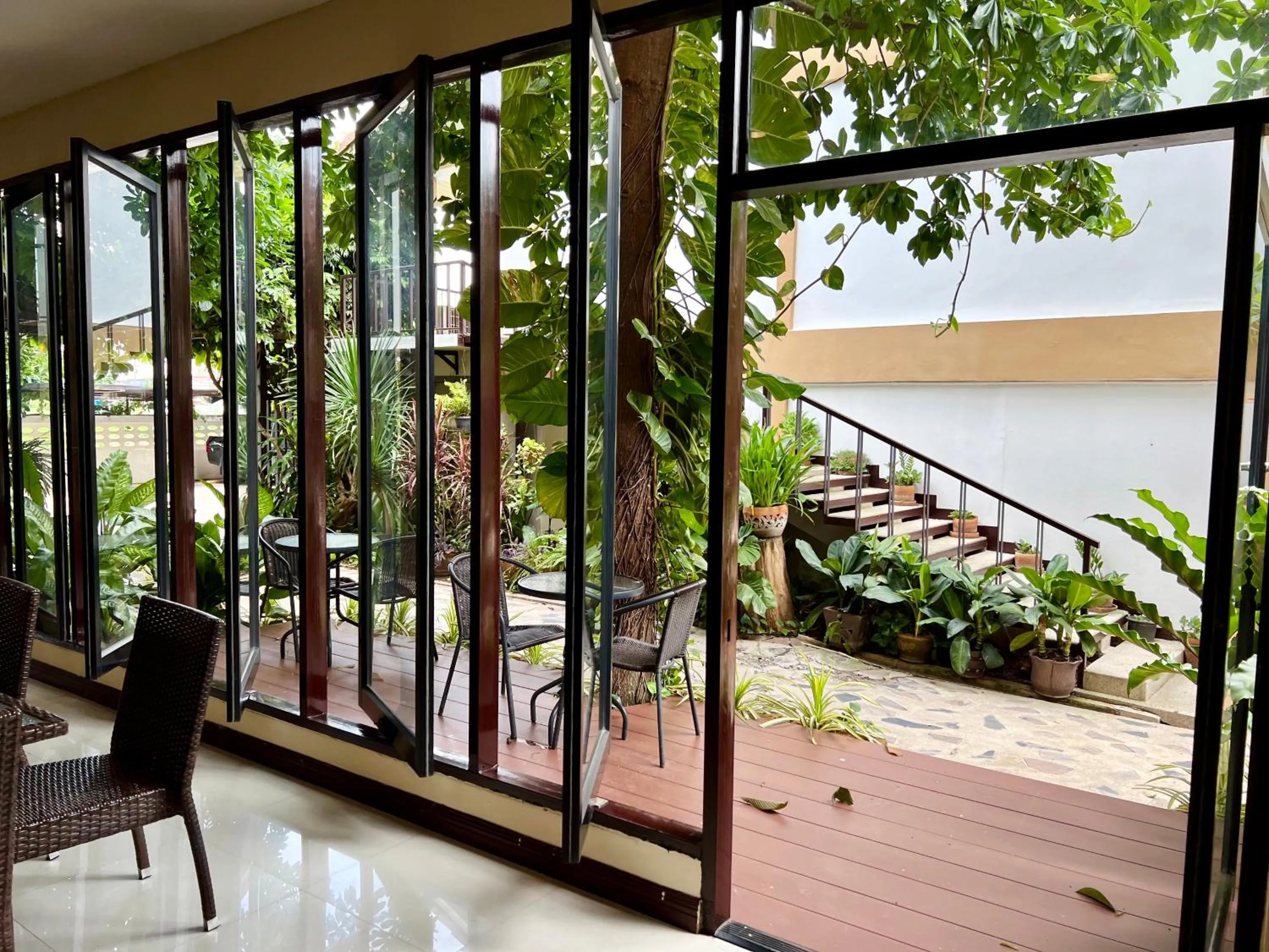 Restaurant/places to eat in Hotel La Villa Khon Kaen