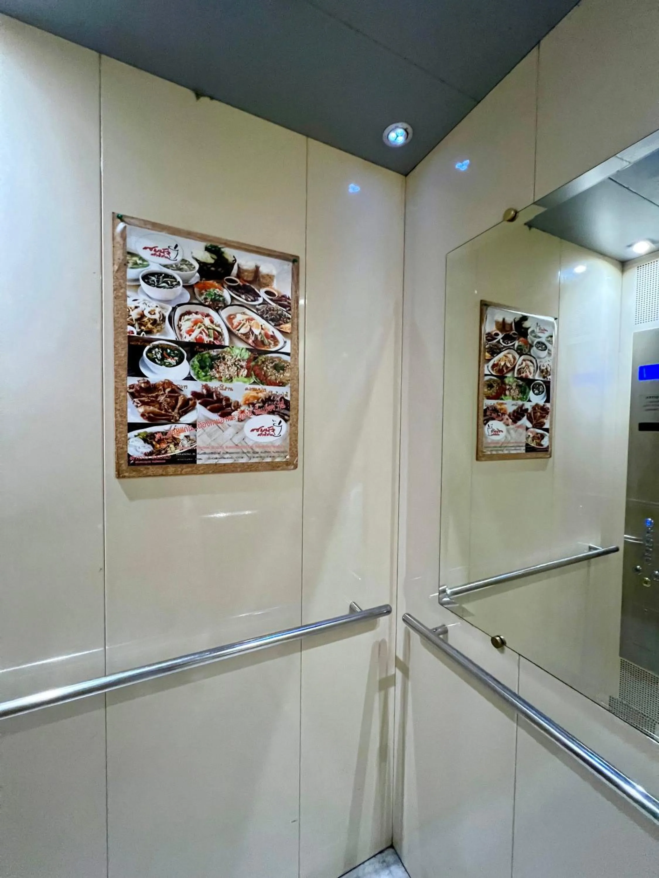 elevator in Hotel La Villa Khon Kaen