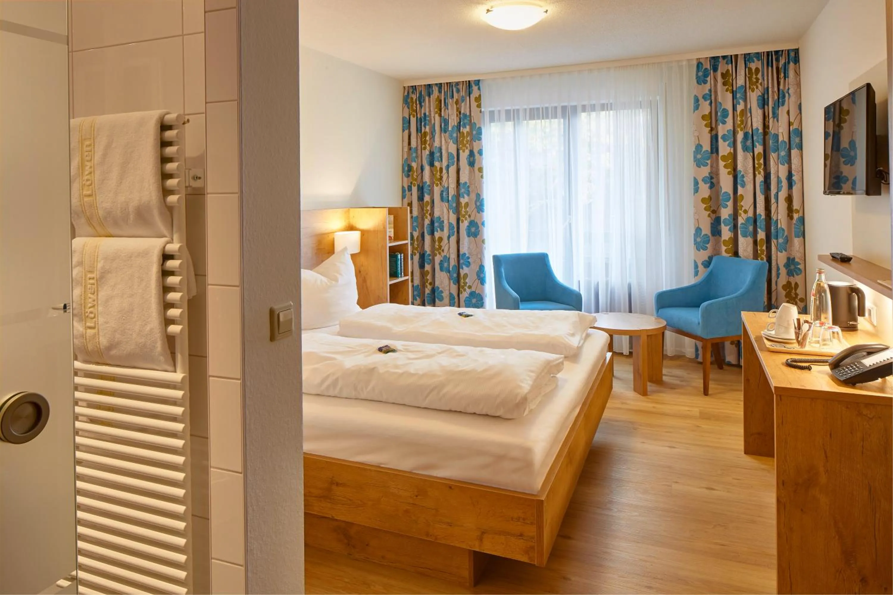 Photo of the whole room, Bed in Gästehaus Goethe