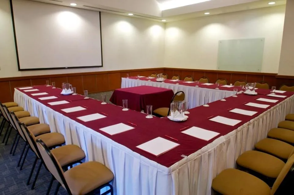 Fiesta Inn Express Puebla Finsa