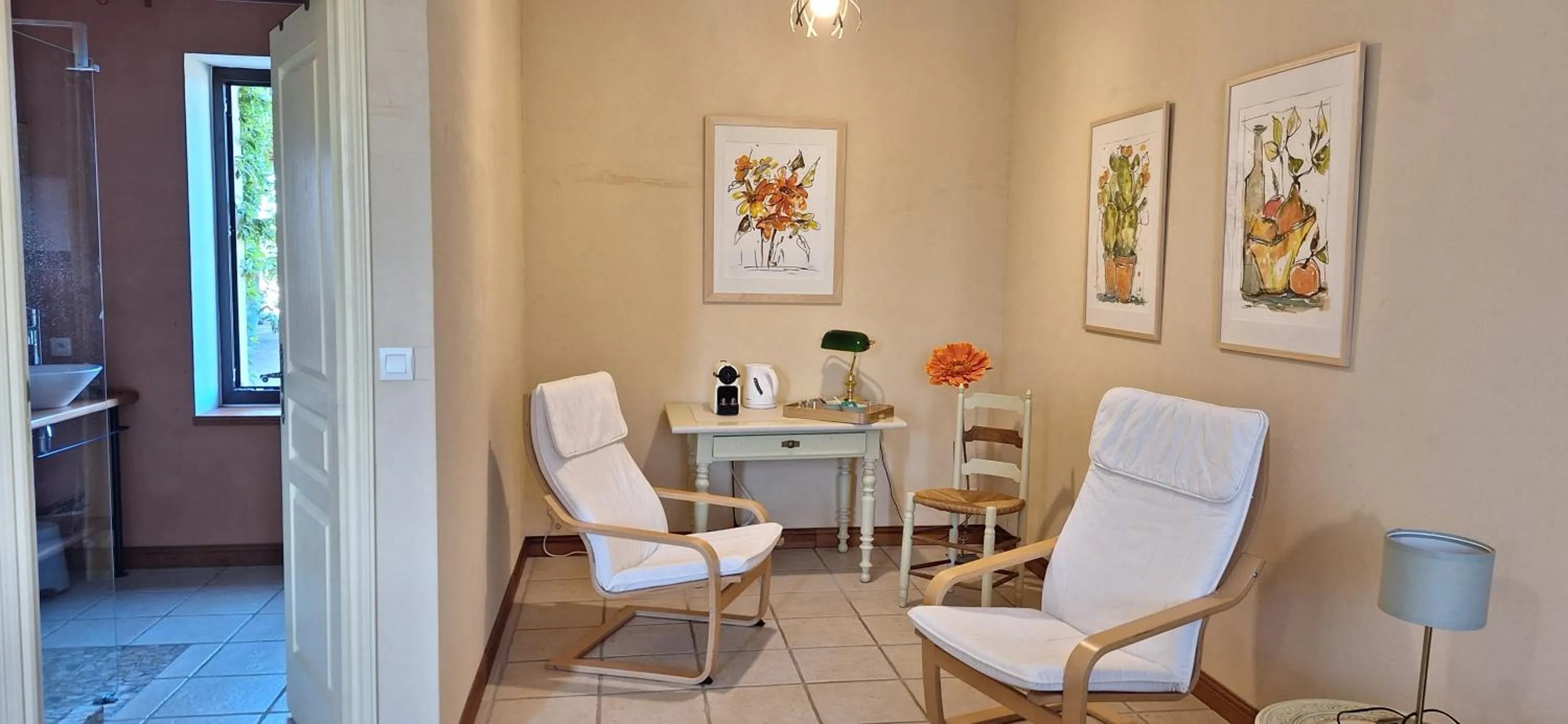 Coffee/tea facilities in Château La Sabine