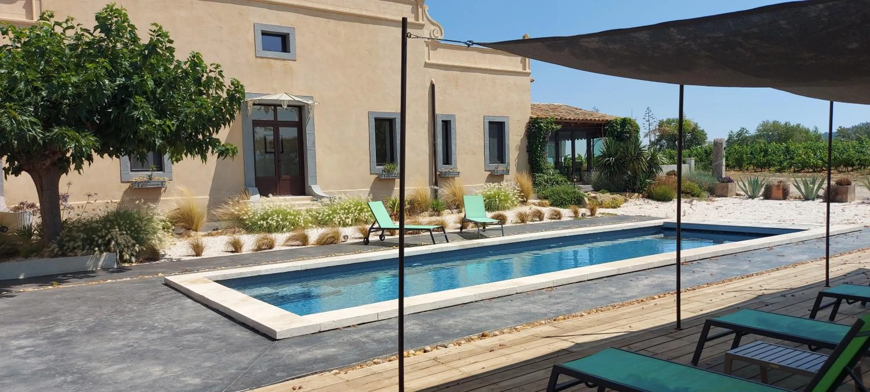 Property building in Château La Sabine