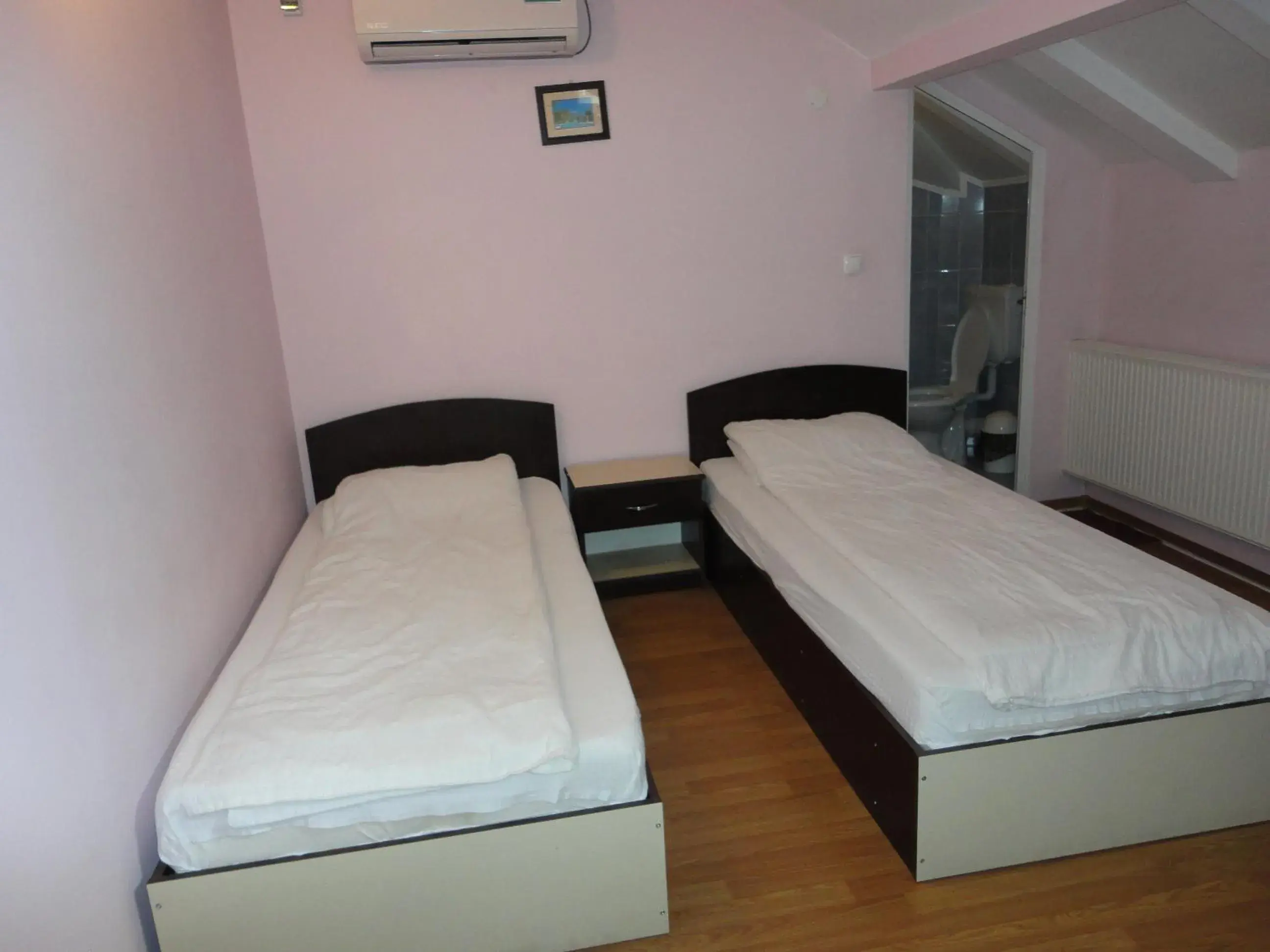 Twin Room in Villa George Twin Room in Villa George