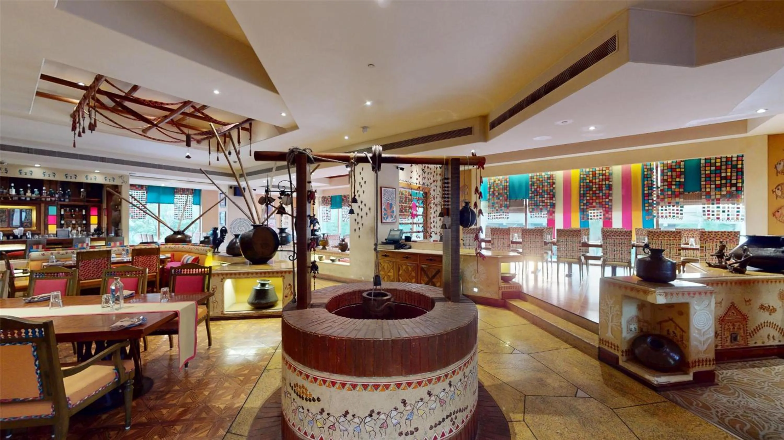 Restaurant/places to eat in Radisson Blu Hotel, Nagpur