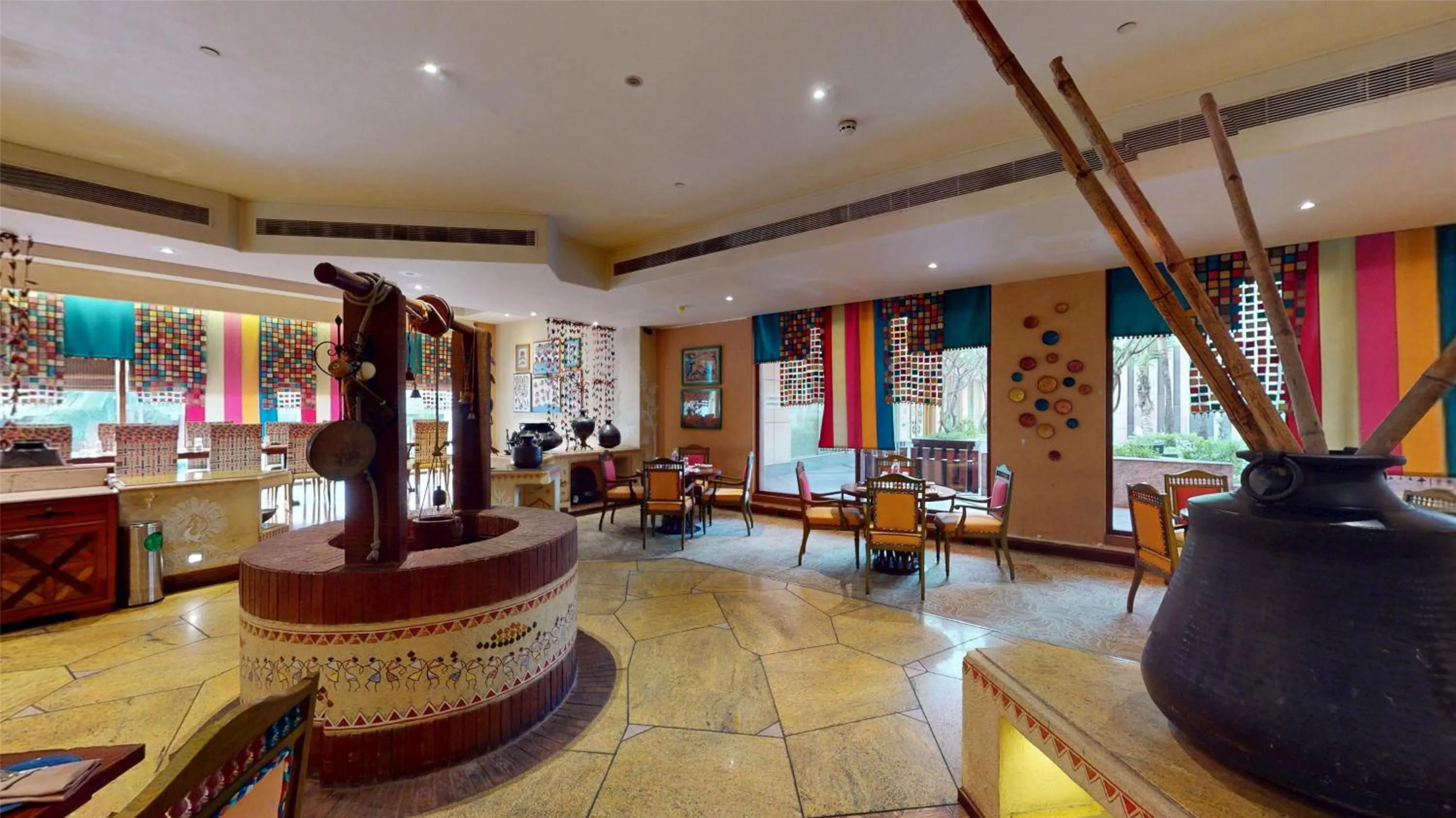 Restaurant/places to eat in Radisson Blu Hotel, Nagpur