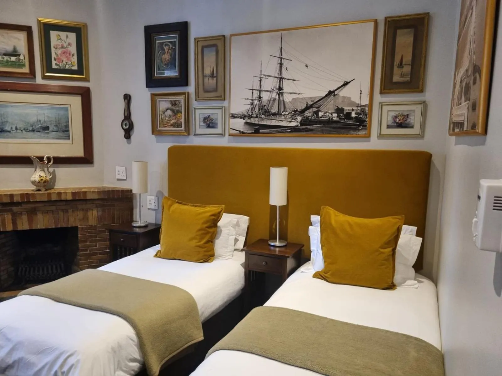 Bed in Ashanti Gardens Guesthouse