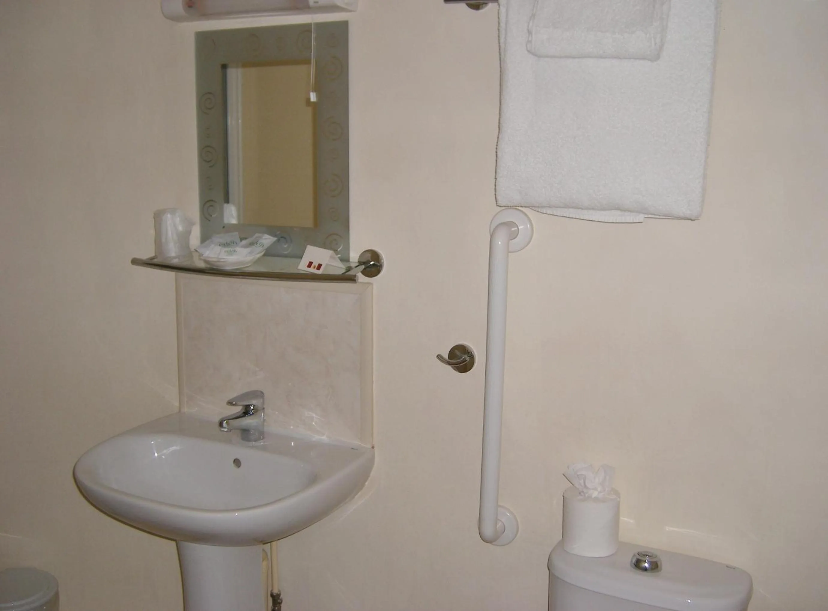 Bathroom in The Kings Head Hotel