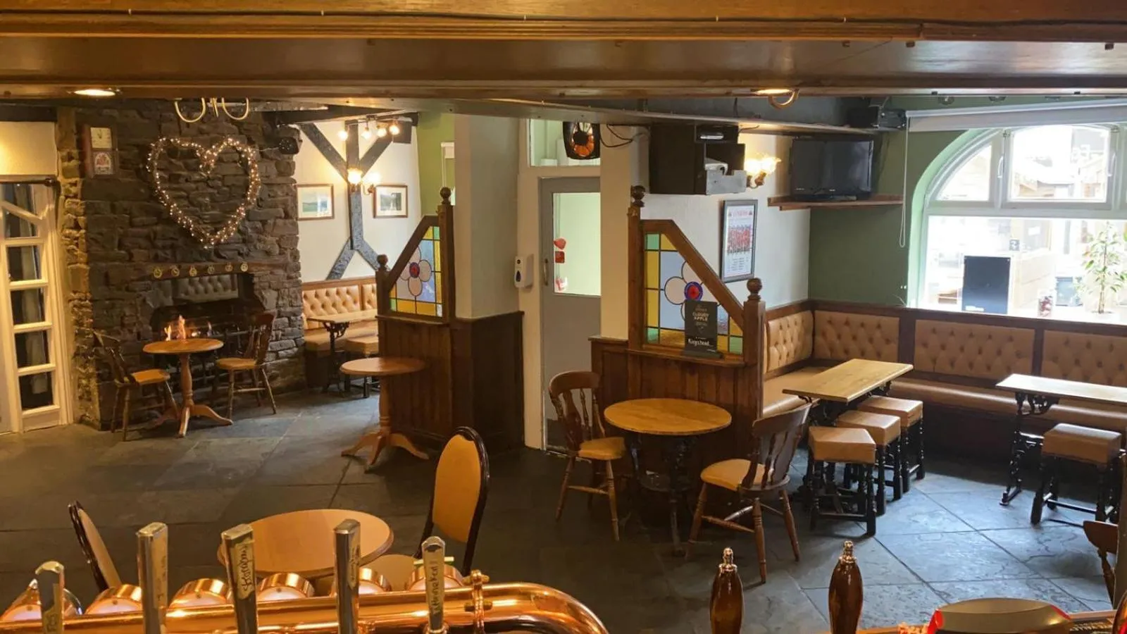 Lounge or bar in The Kings Head Hotel