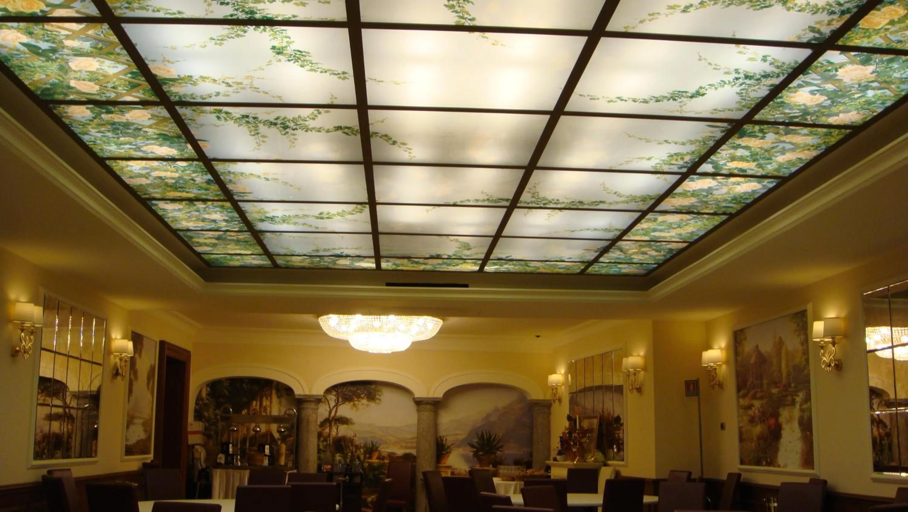 Restaurant/places to eat in Albergo Corona