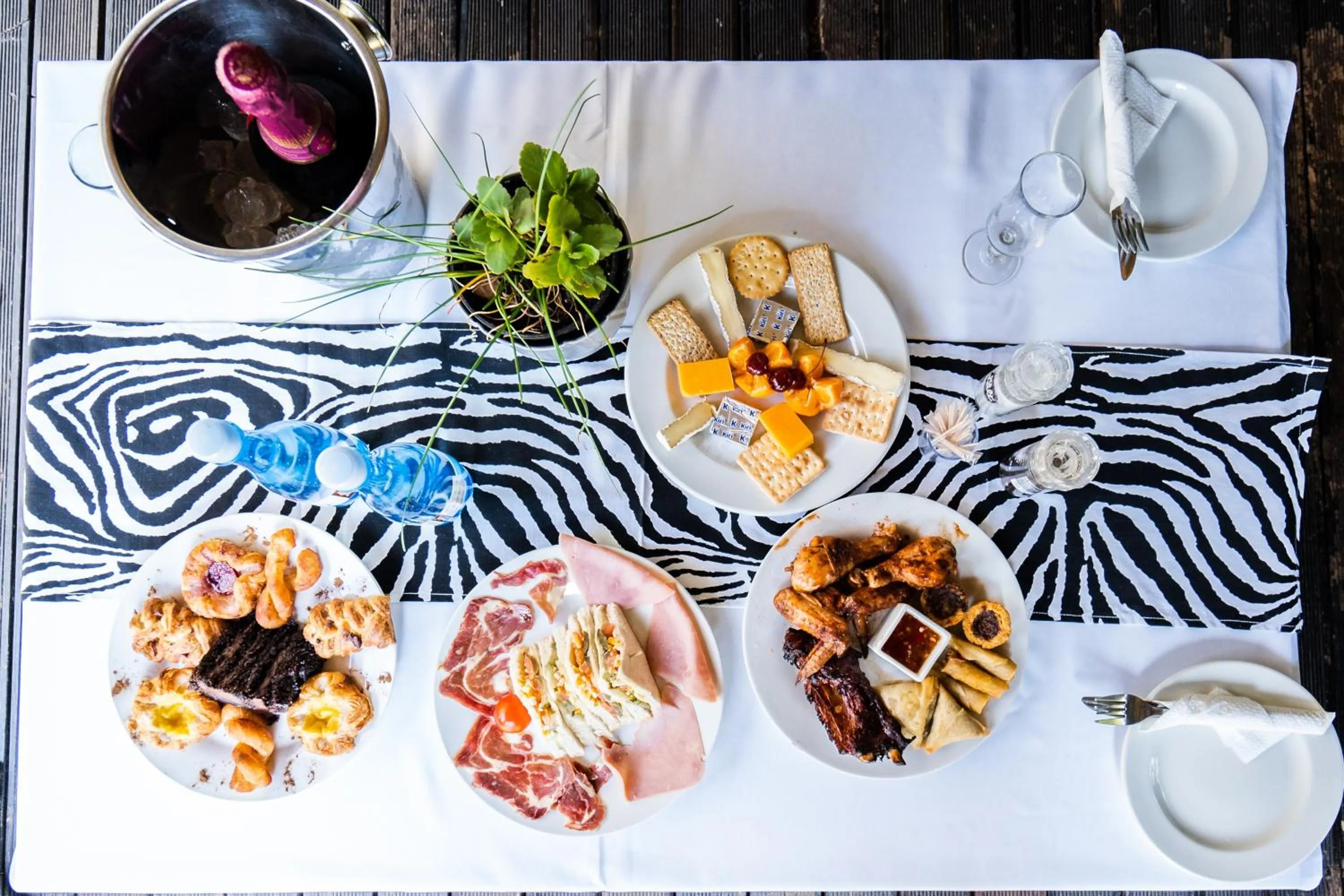 Restaurant/places to eat in Hakunamatata Lodge & Health Spa