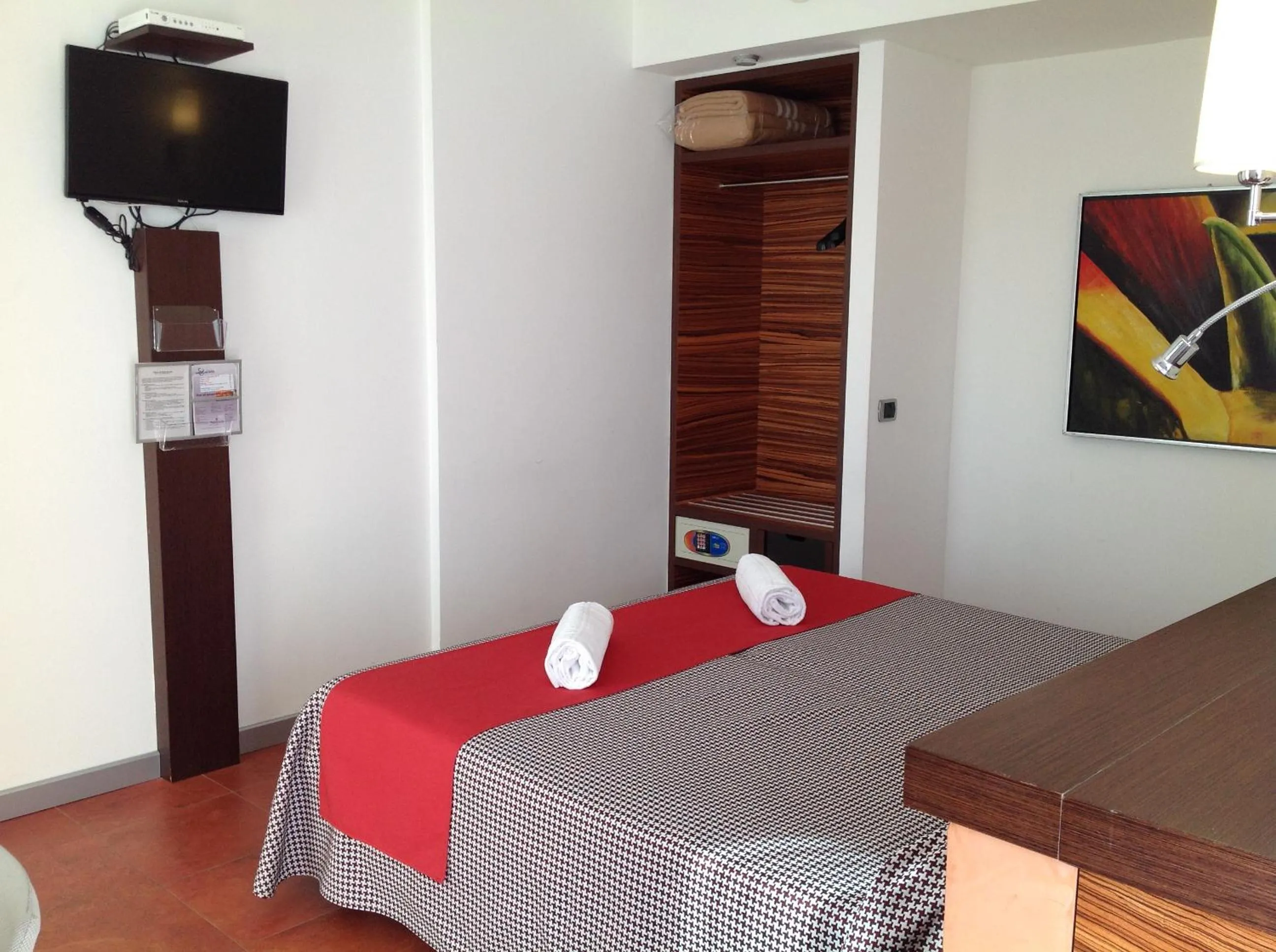 Photo of the whole room, Bed in Hotel Bed&Business