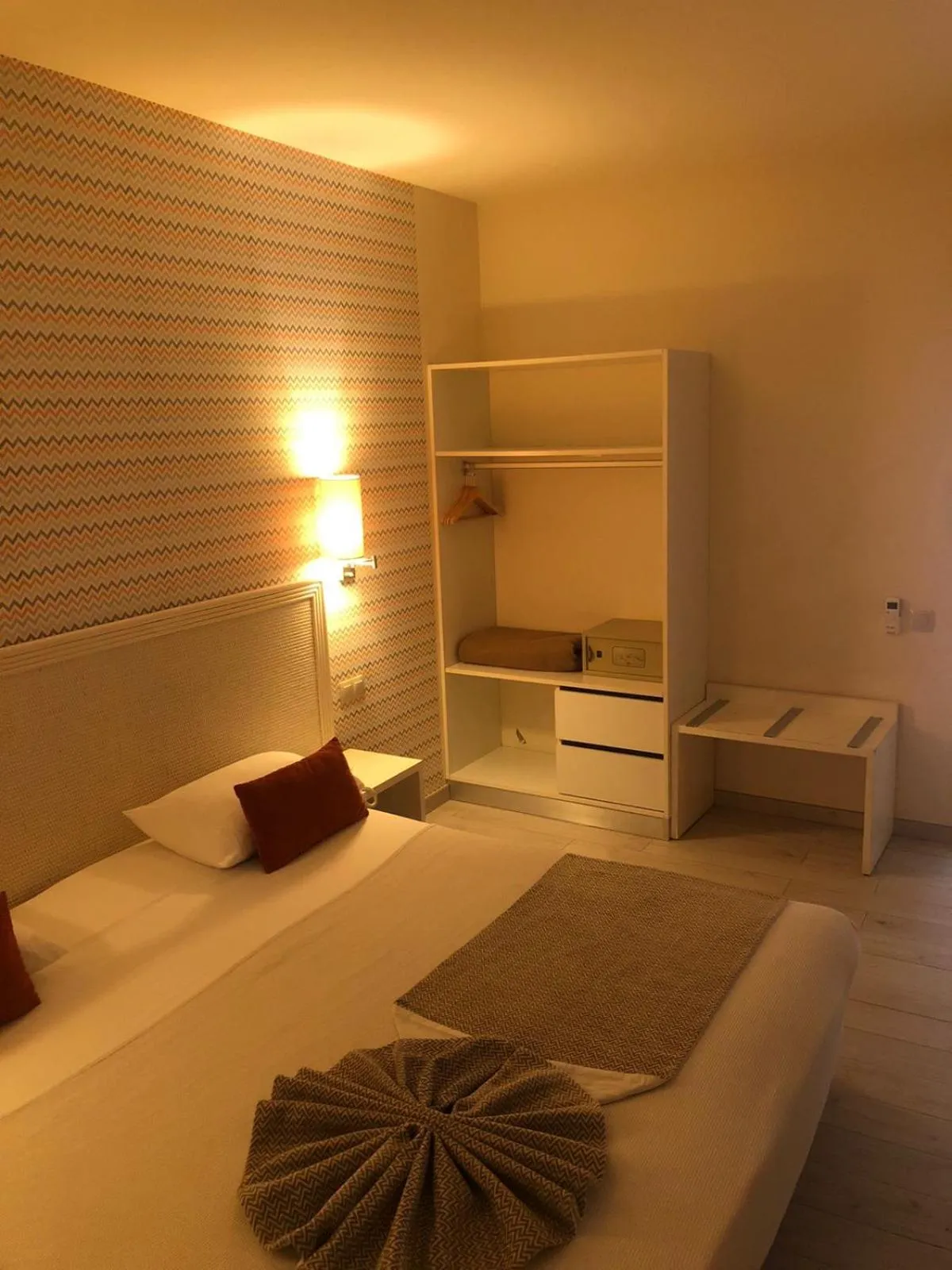 Bedroom, Bed in Ouril Hotel Julia