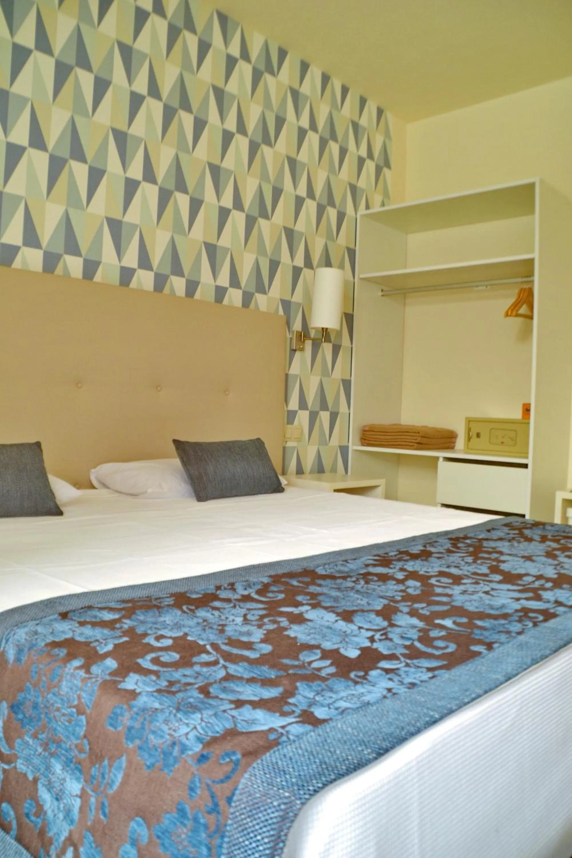 Bed in Ouril Hotel Julia