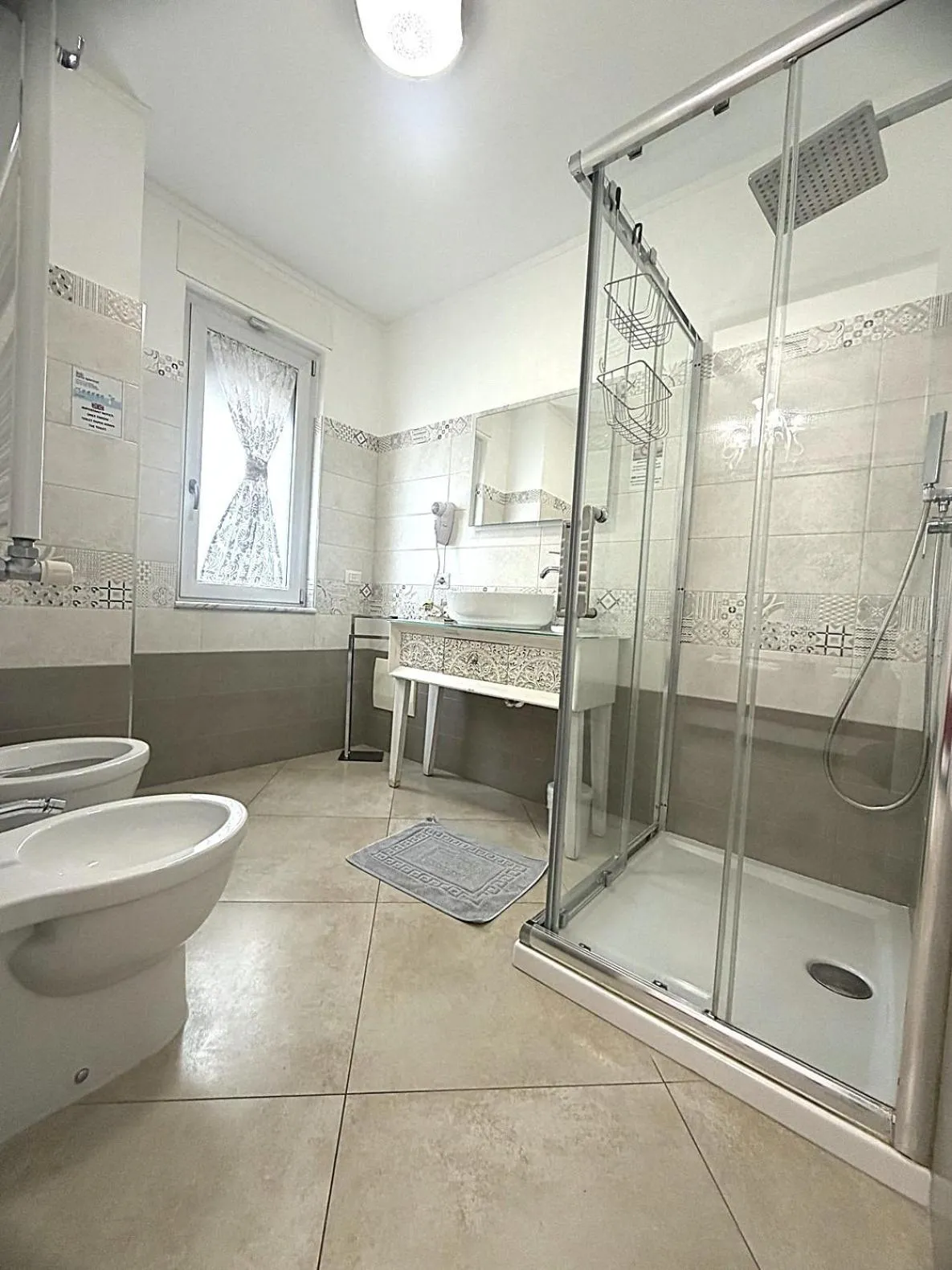 Shower in B&B Pompei Olympus