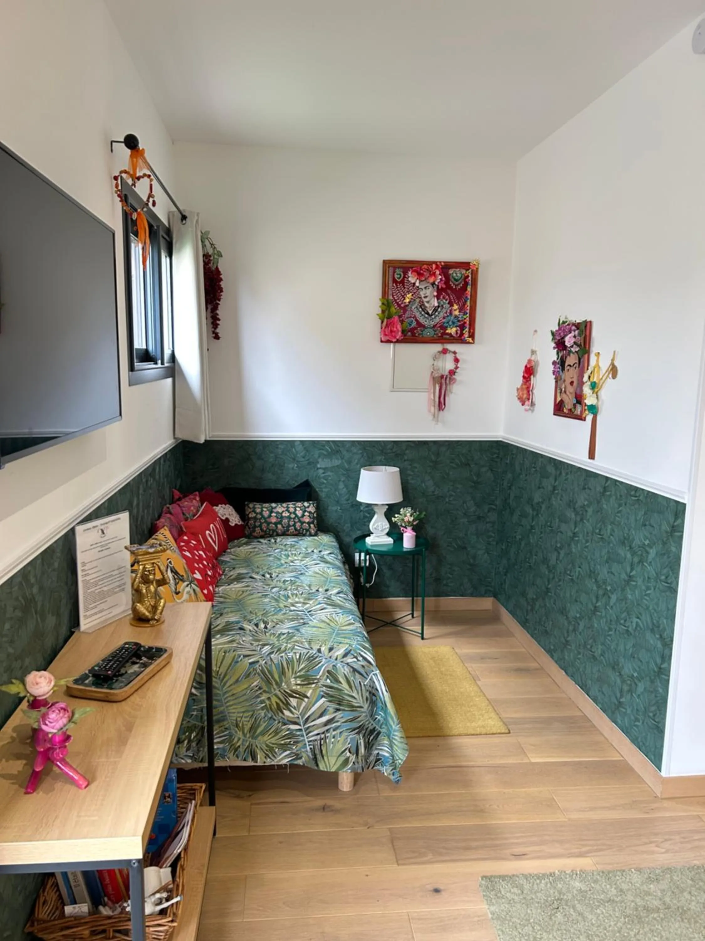 Property building, Bed in Atelier des Vidaux