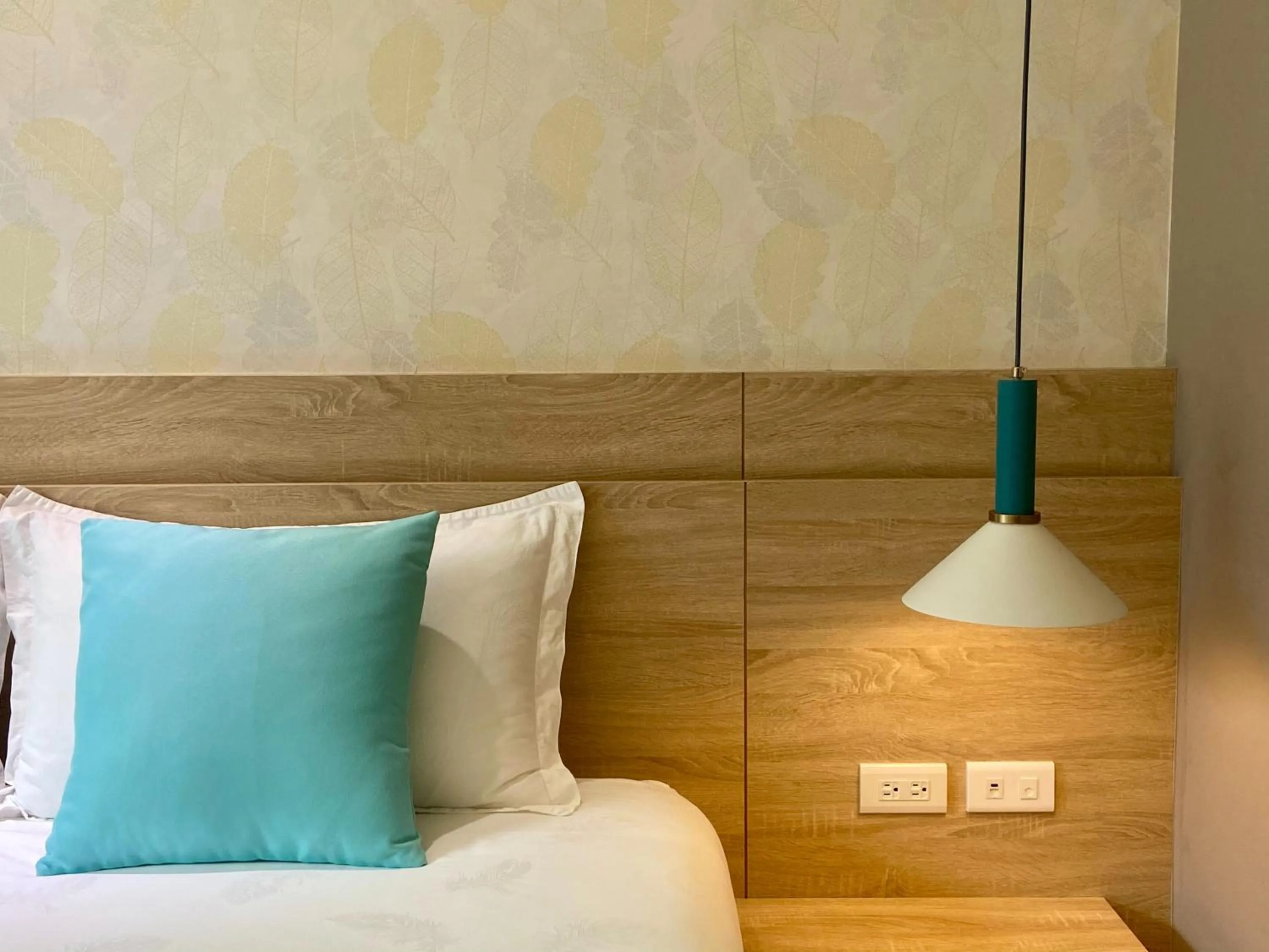 Follow the Cloud B&B