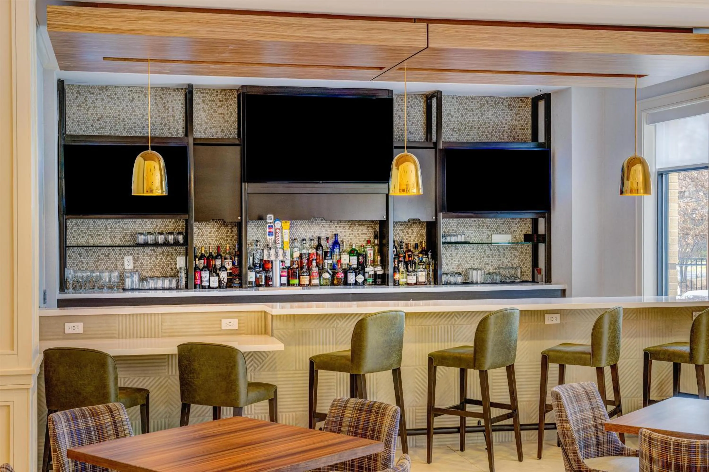 Lounge or bar in Hilton Garden Inn Denver Tech Center
