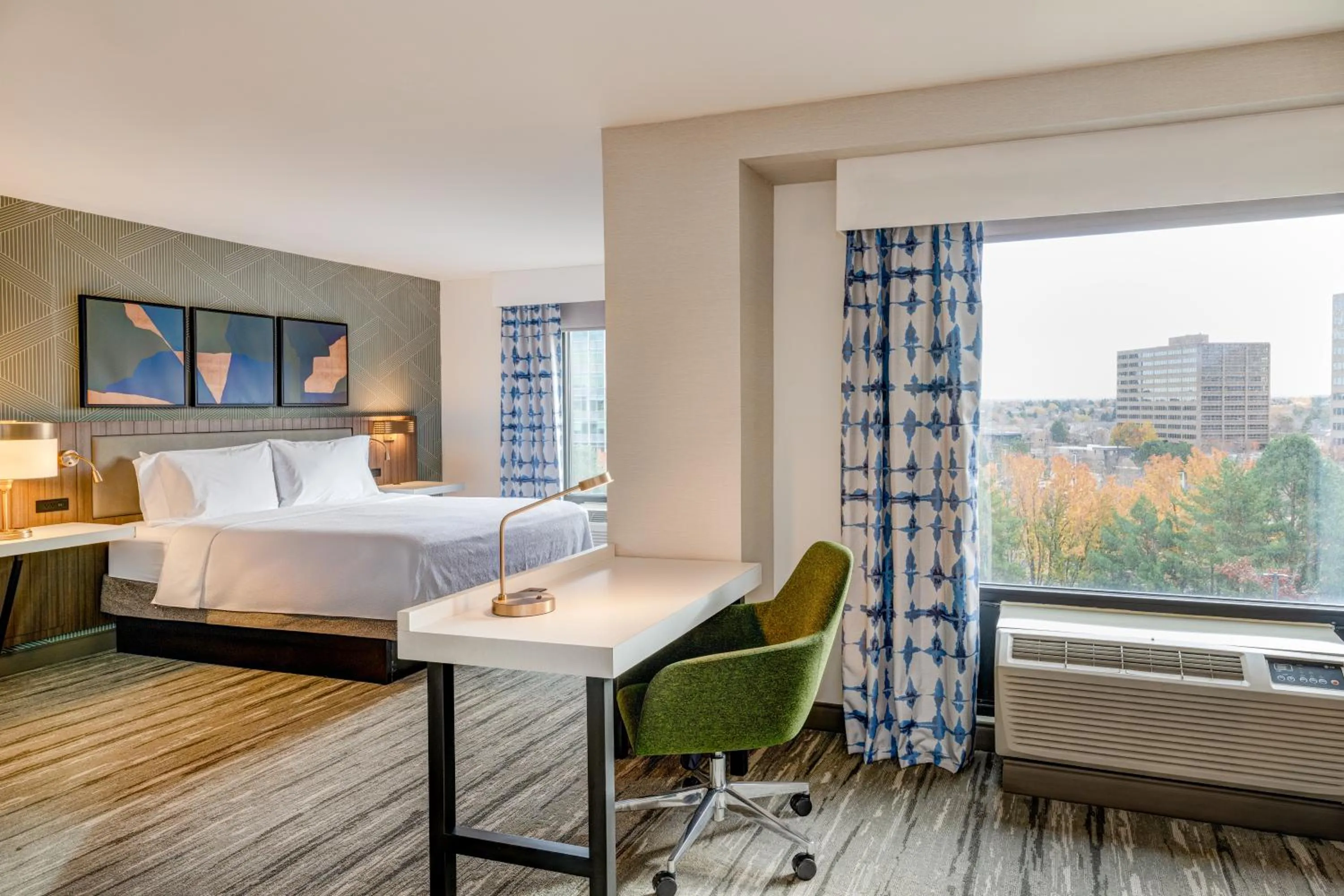 Bed in Hilton Garden Inn Denver Tech Center