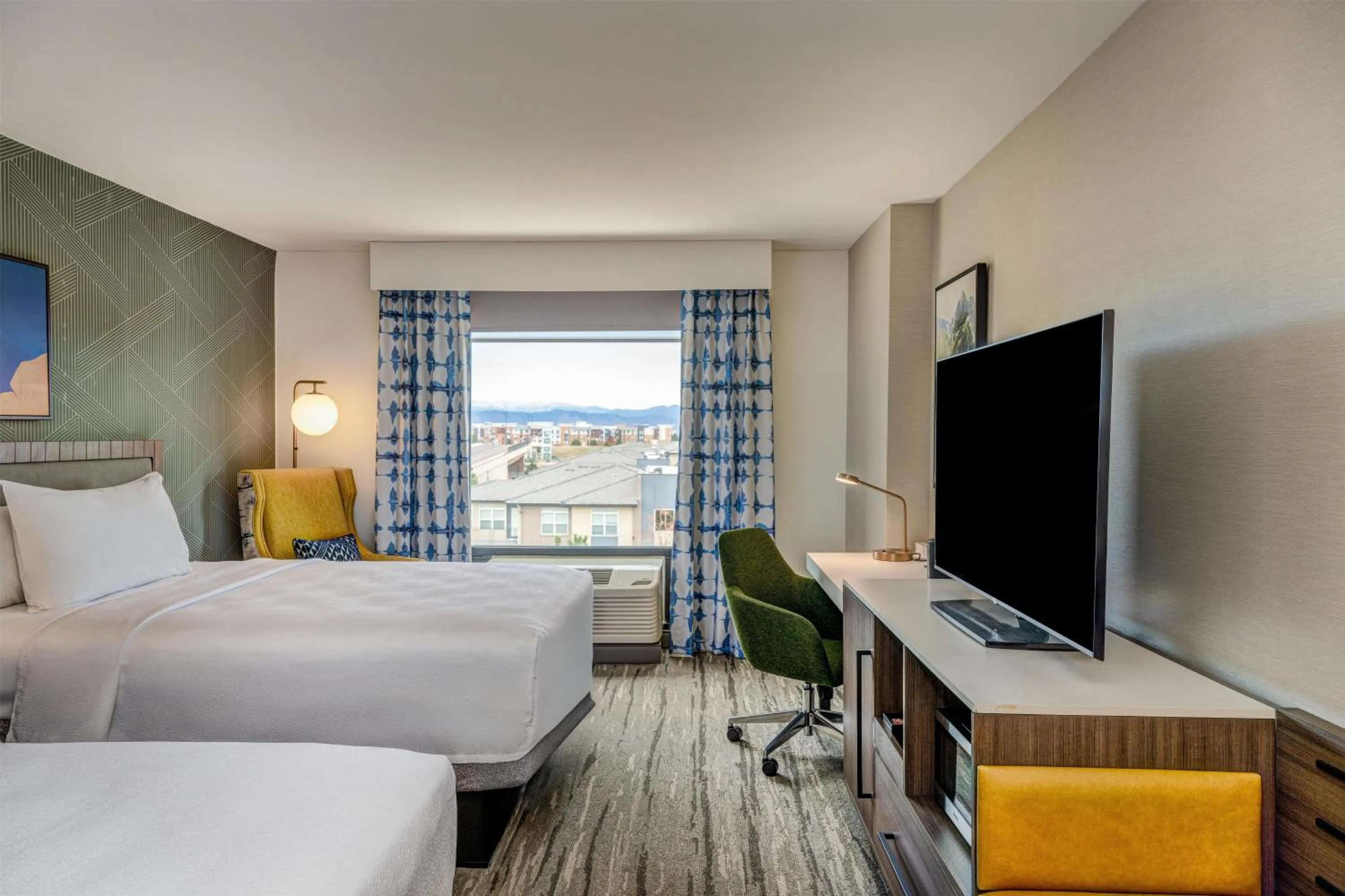 Bed in Hilton Garden Inn Denver Tech Center