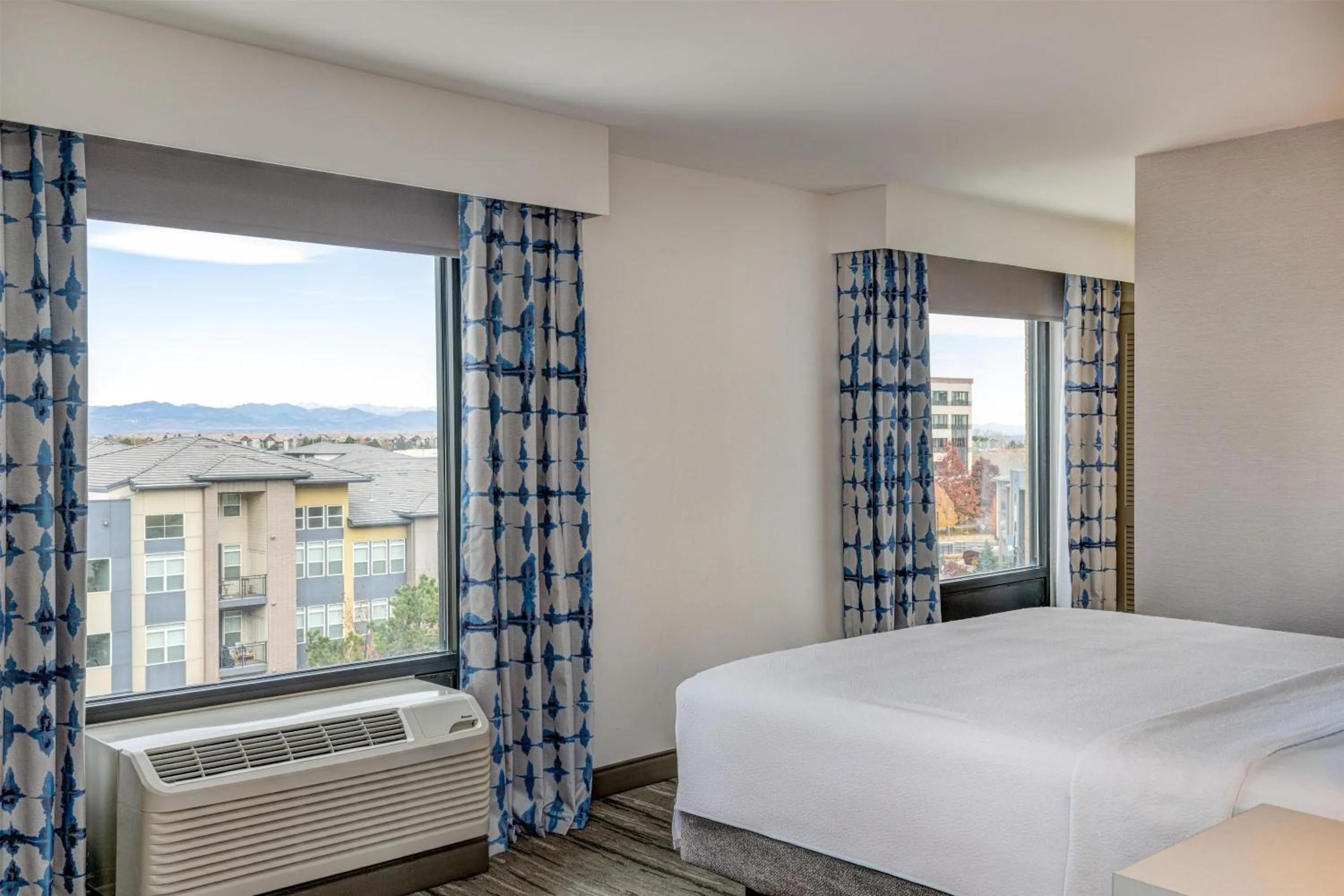 Bed in Hilton Garden Inn Denver Tech Center