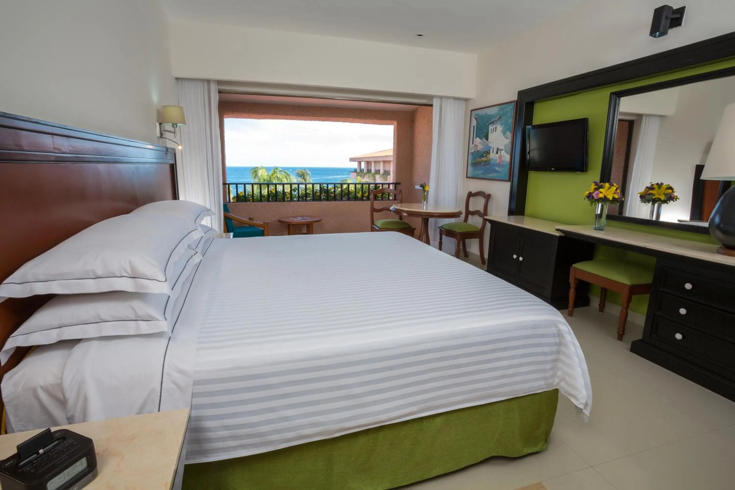 Photo of the whole room, Bed in Barceló Huatulco - All Inclusive