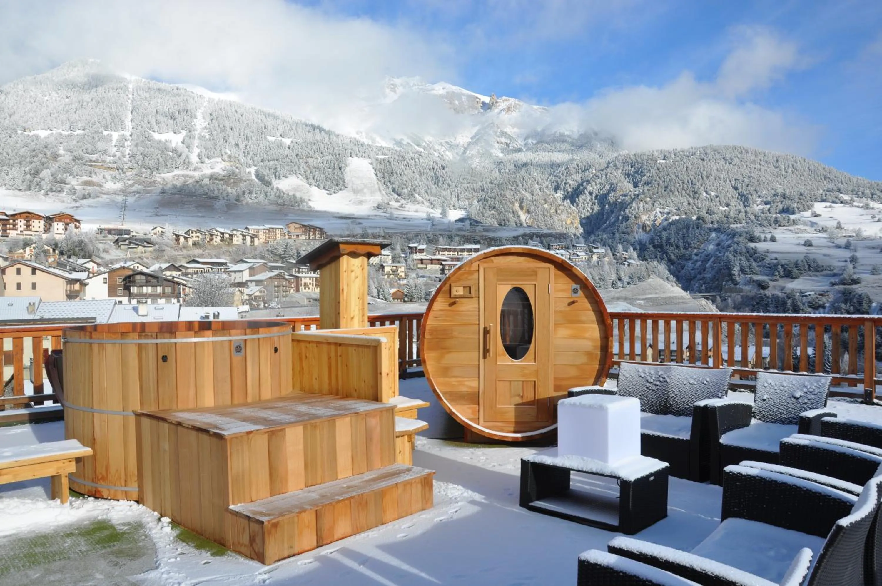 Spa and wellness centre/facilities in ALPINA LODGE VANOISE ex hotel du soleil
