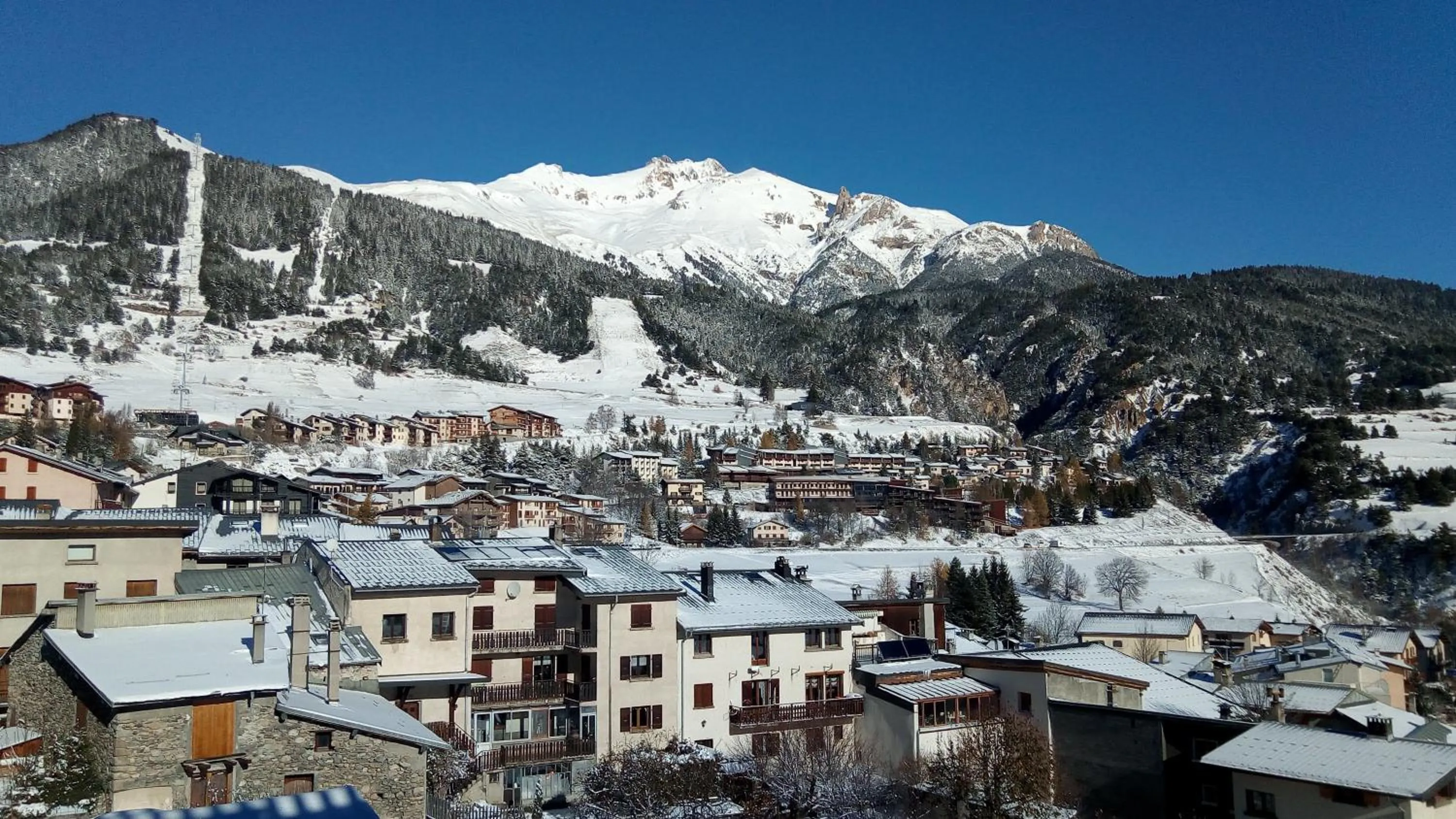 Mountain view in ALPINA LODGE VANOISE ex hotel du soleil