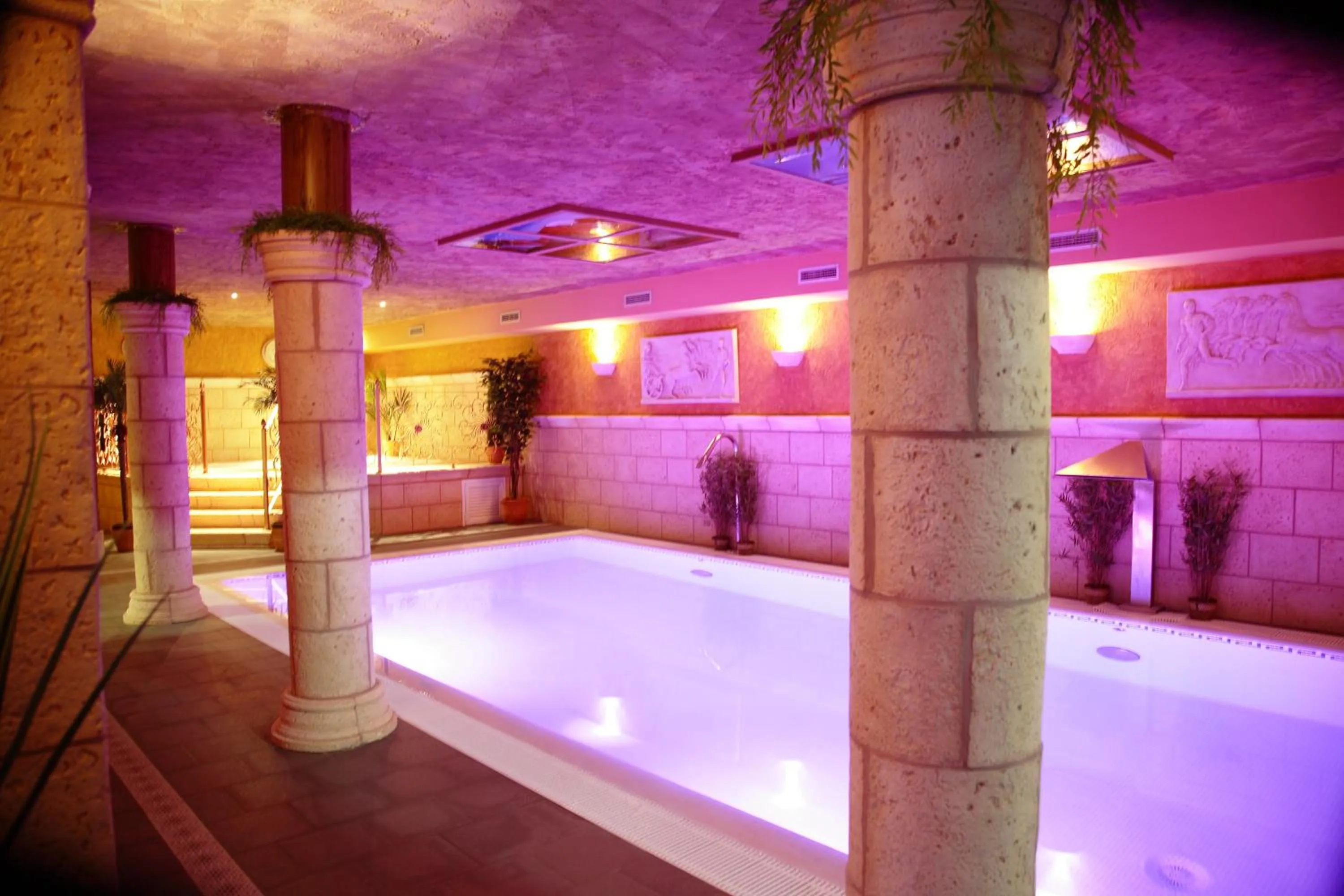 Spa and wellness centre/facilities in Posada-Spa Privilegio de Vara