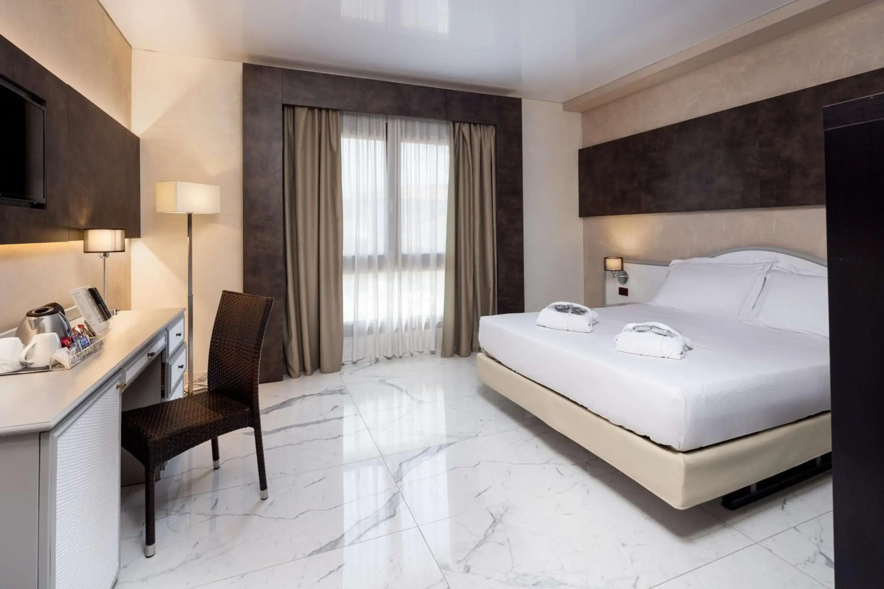 King Suite with Sofa Bed - Annex in Best Western Plus Hotel Modena Resort King Suite with Sofa Bed - Annex in Best Western Plus Hotel Modena Resort