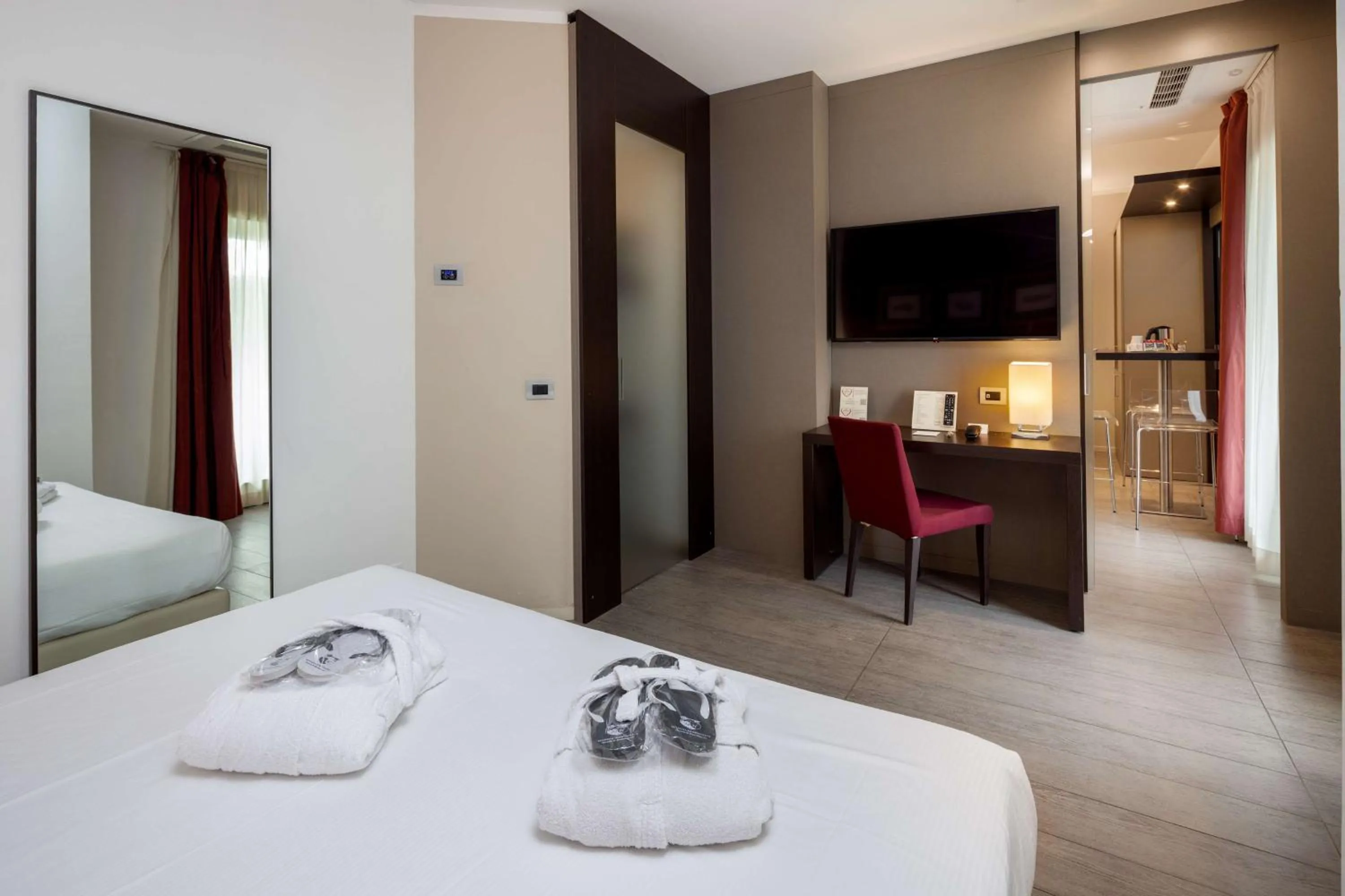 Photo of the whole room, Bed in Best Western Plus Hotel Modena Resort