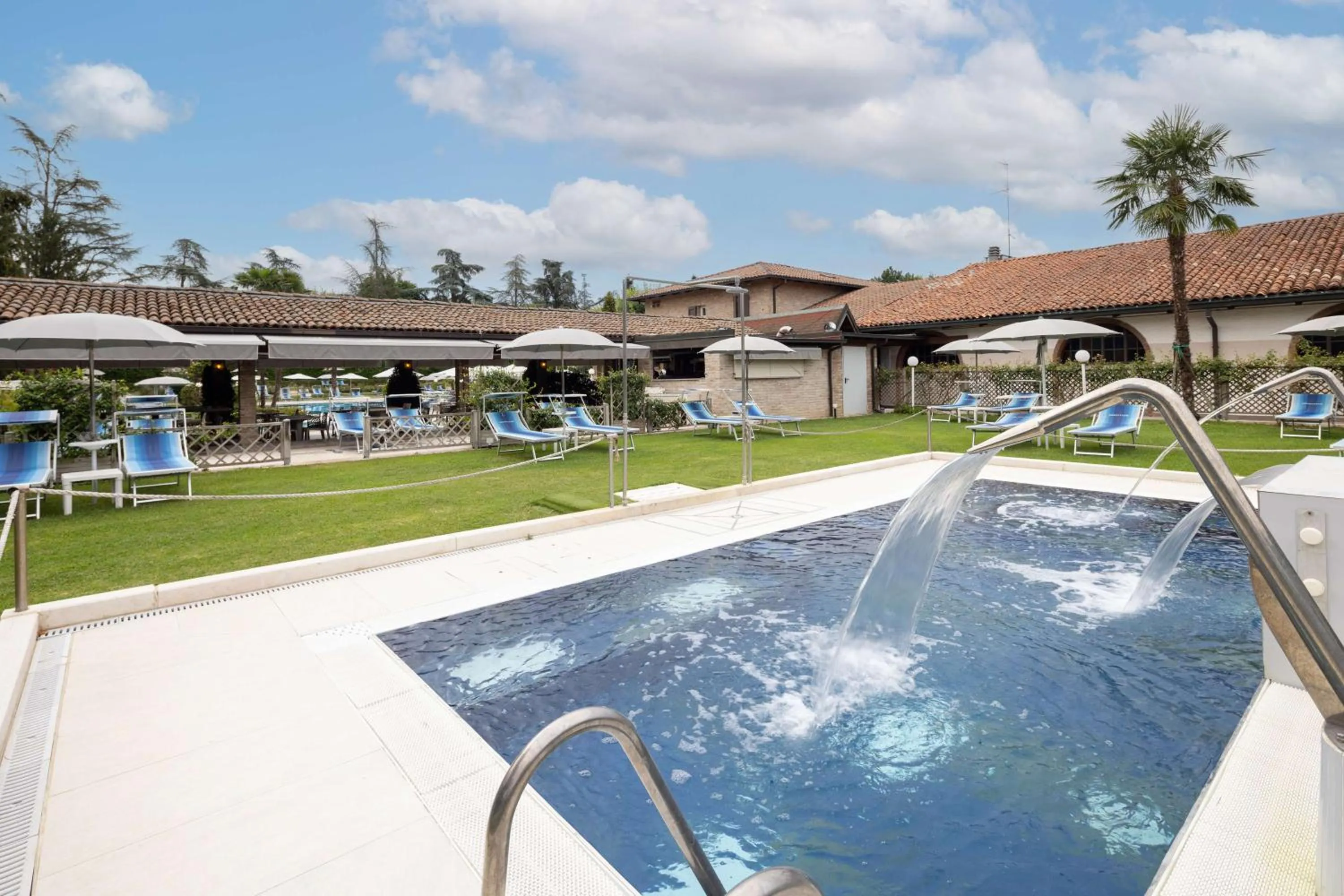 Pool view in Best Western Plus Hotel Modena Resort