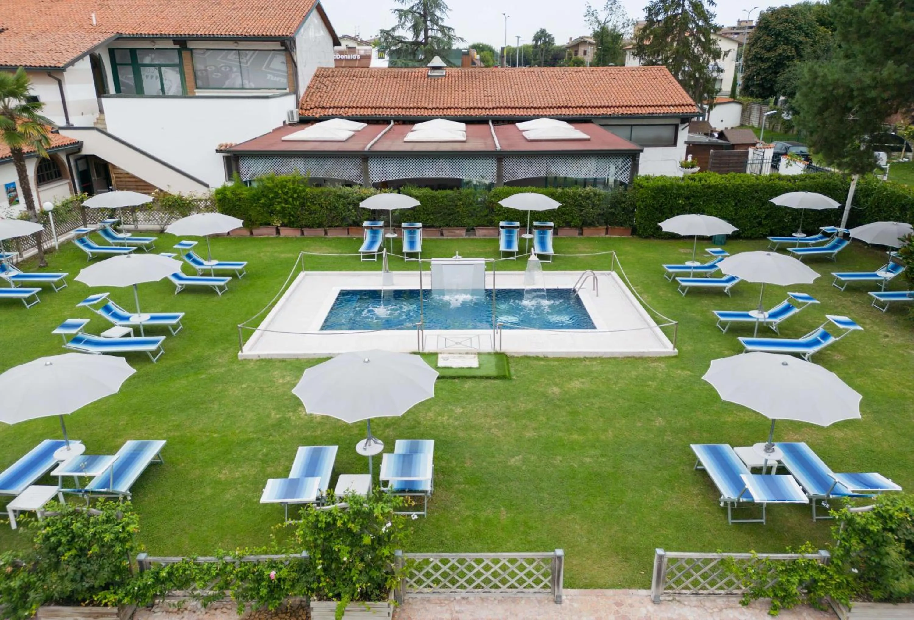 Pool view in Best Western Plus Hotel Modena Resort