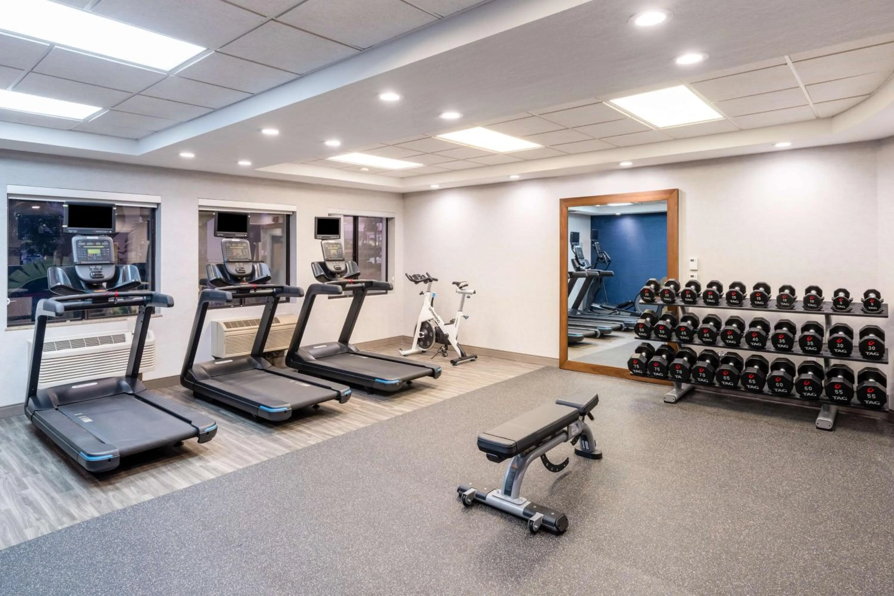 Fitness centre/facilities in Hampton Inn by Hilton Irvine East - Lake Forest