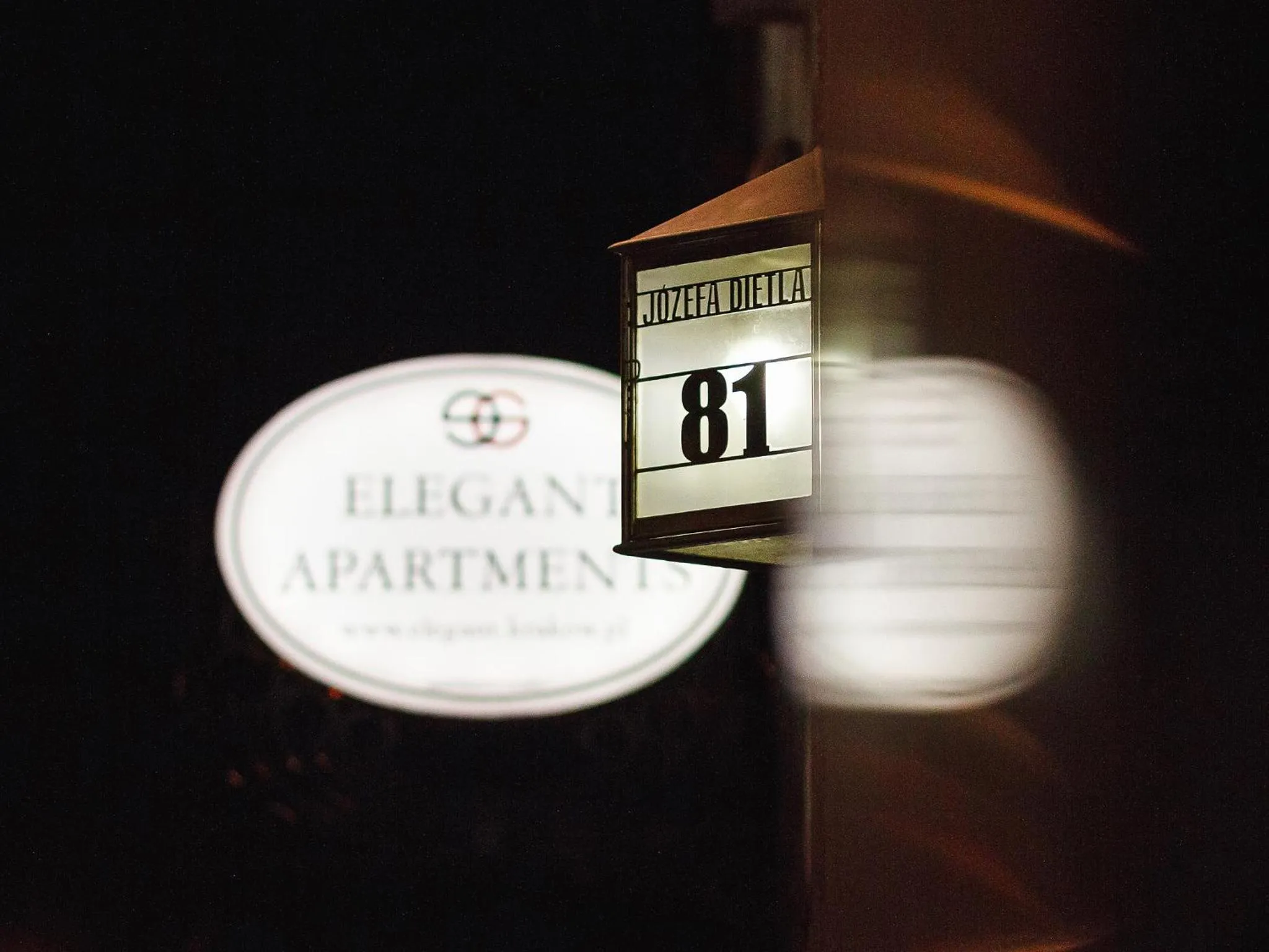 Facade/entrance in Elegant Apartments