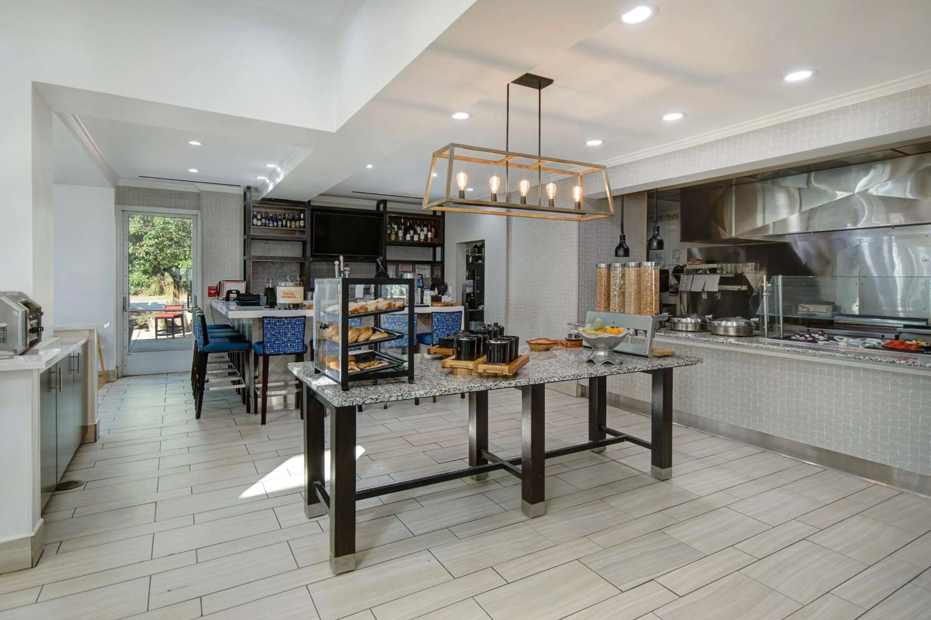 Breakfast in Hilton Garden Inn Detroit Metro Airport