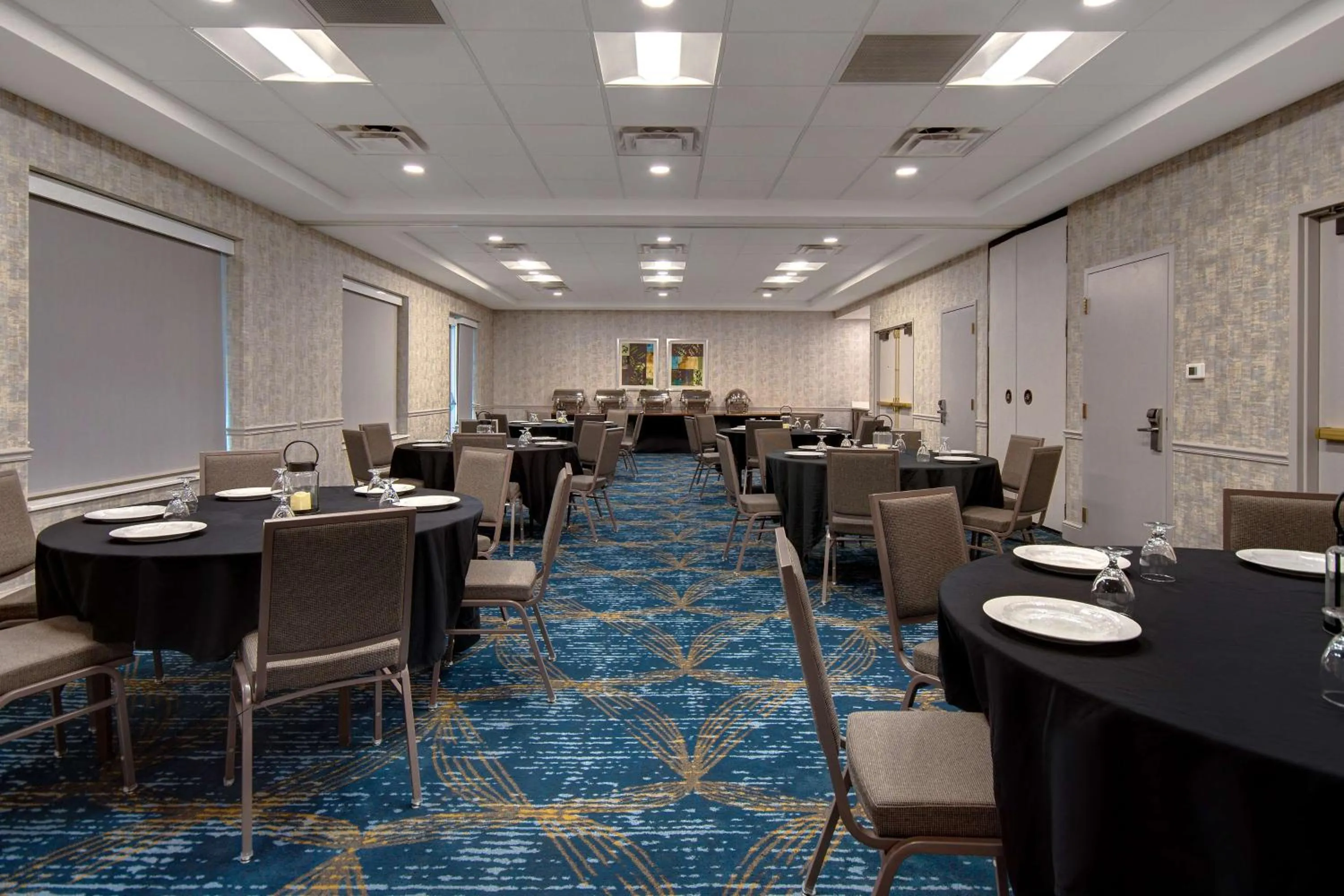 Meeting/conference room in Hilton Garden Inn Detroit Metro Airport