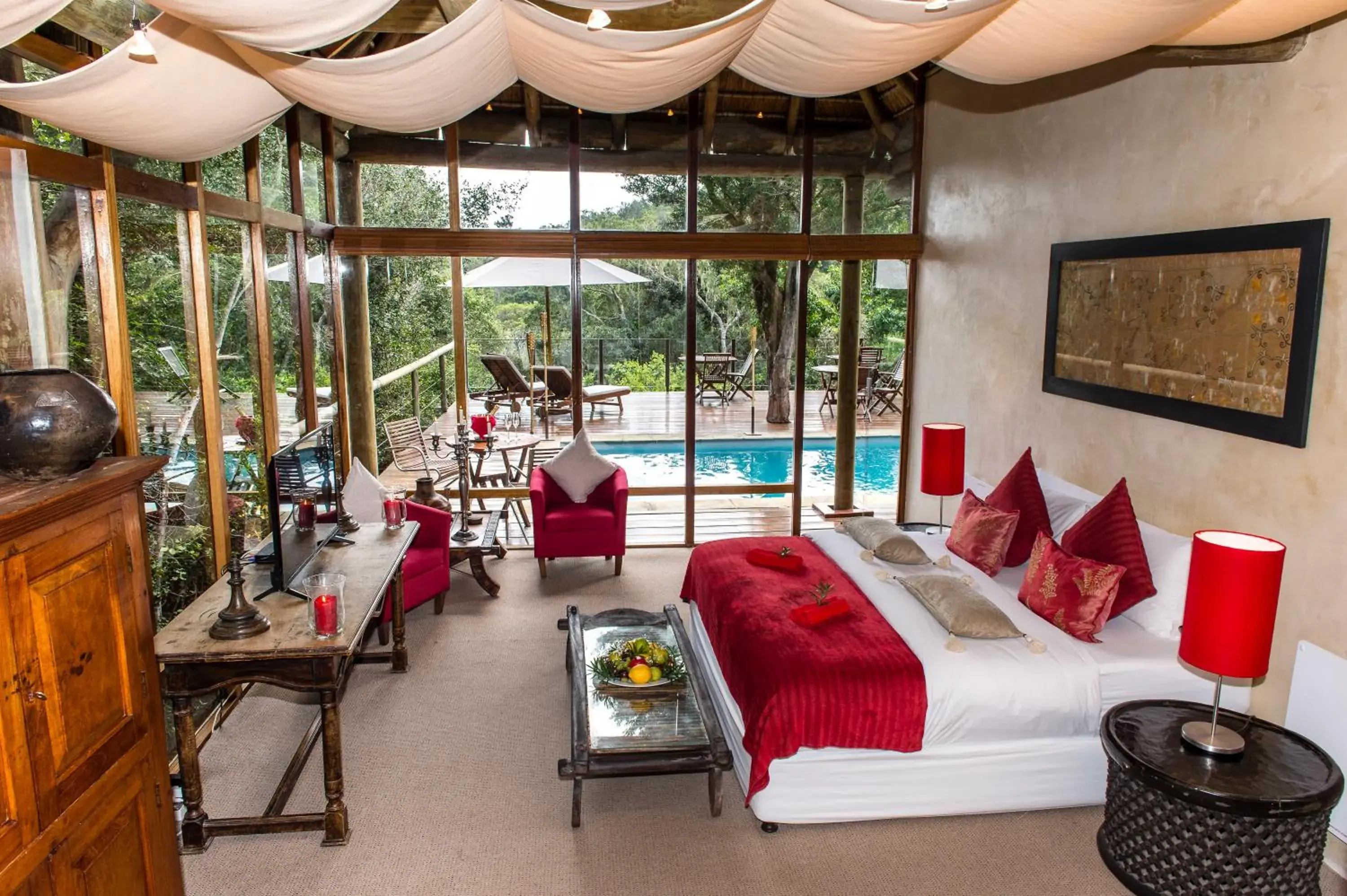 Luxury King Suite with Pool View - single occupancy in Trogon House and Forest Spa Luxury King Suite with Pool View - single occupancy in Trogon House and Forest Spa