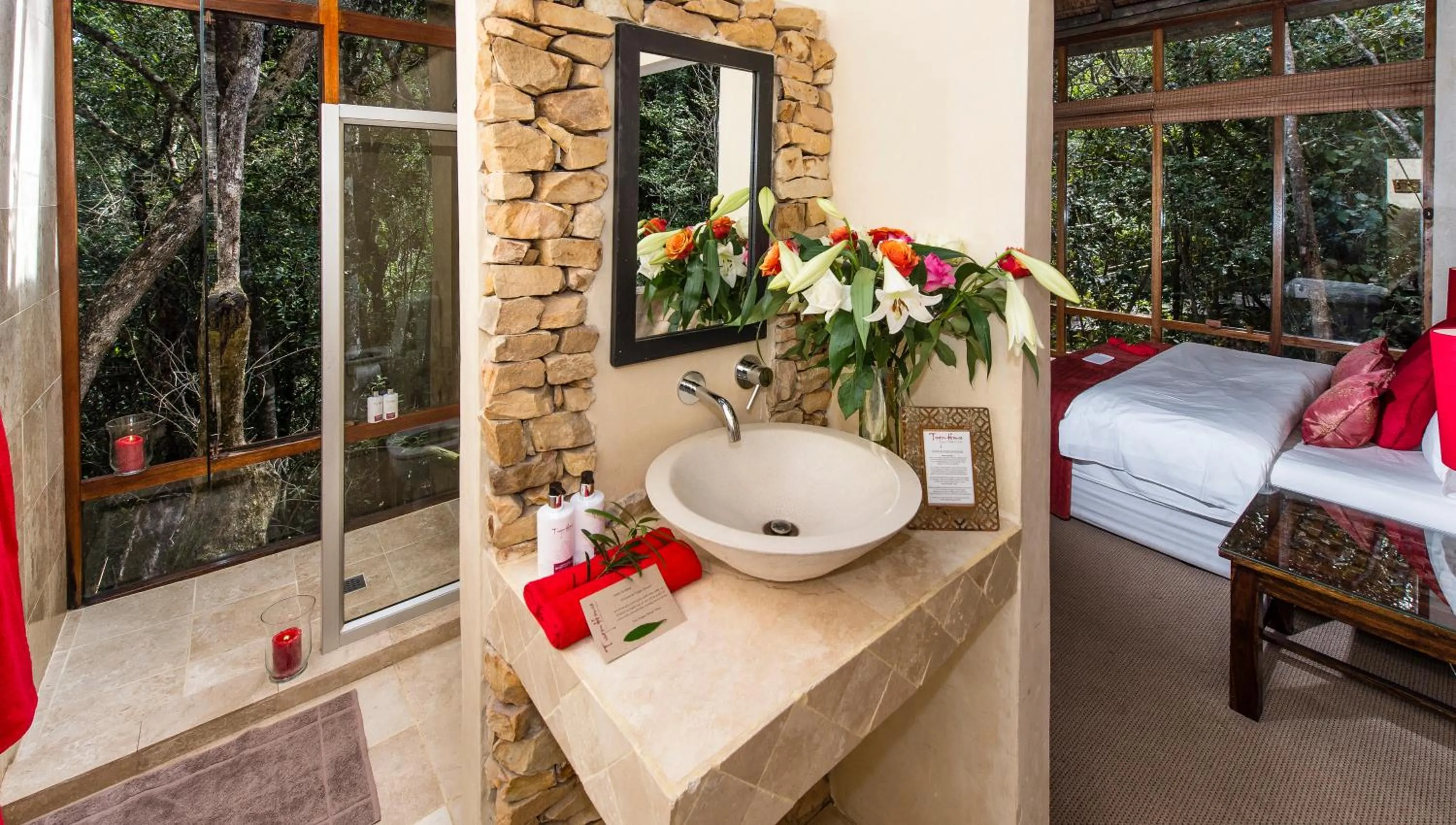 Bed in Trogon House and Forest Spa