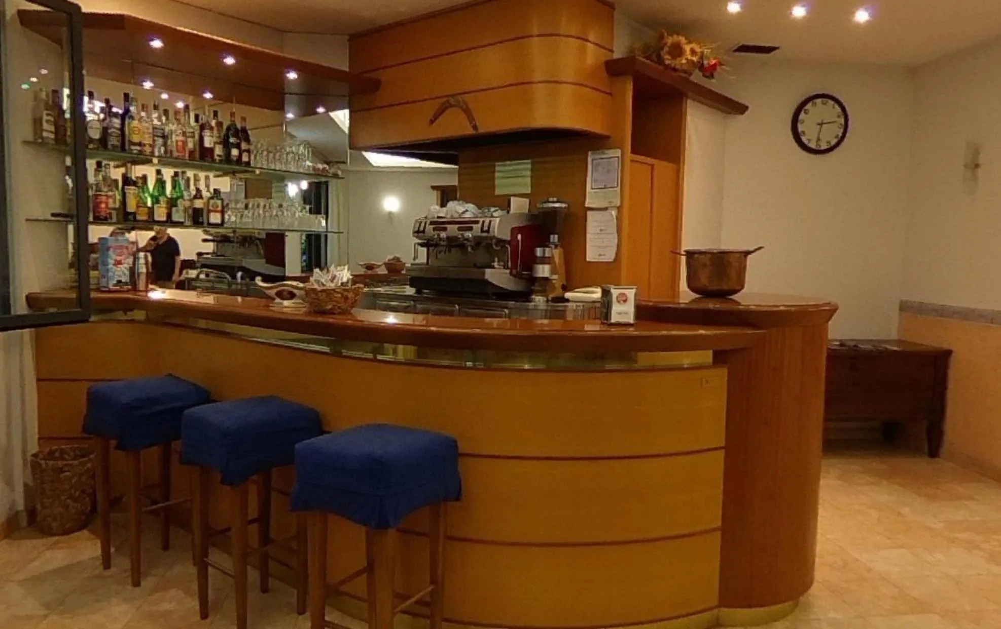 Communal lounge/ TV room in Hotel Serena