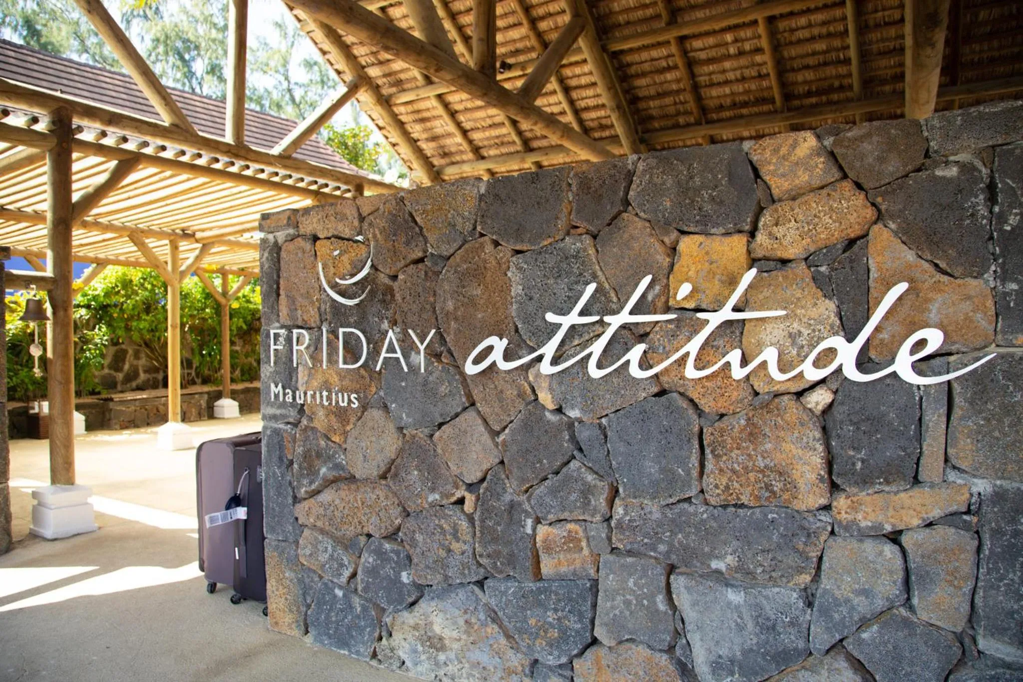 Facade/entrance in Friday Attitude