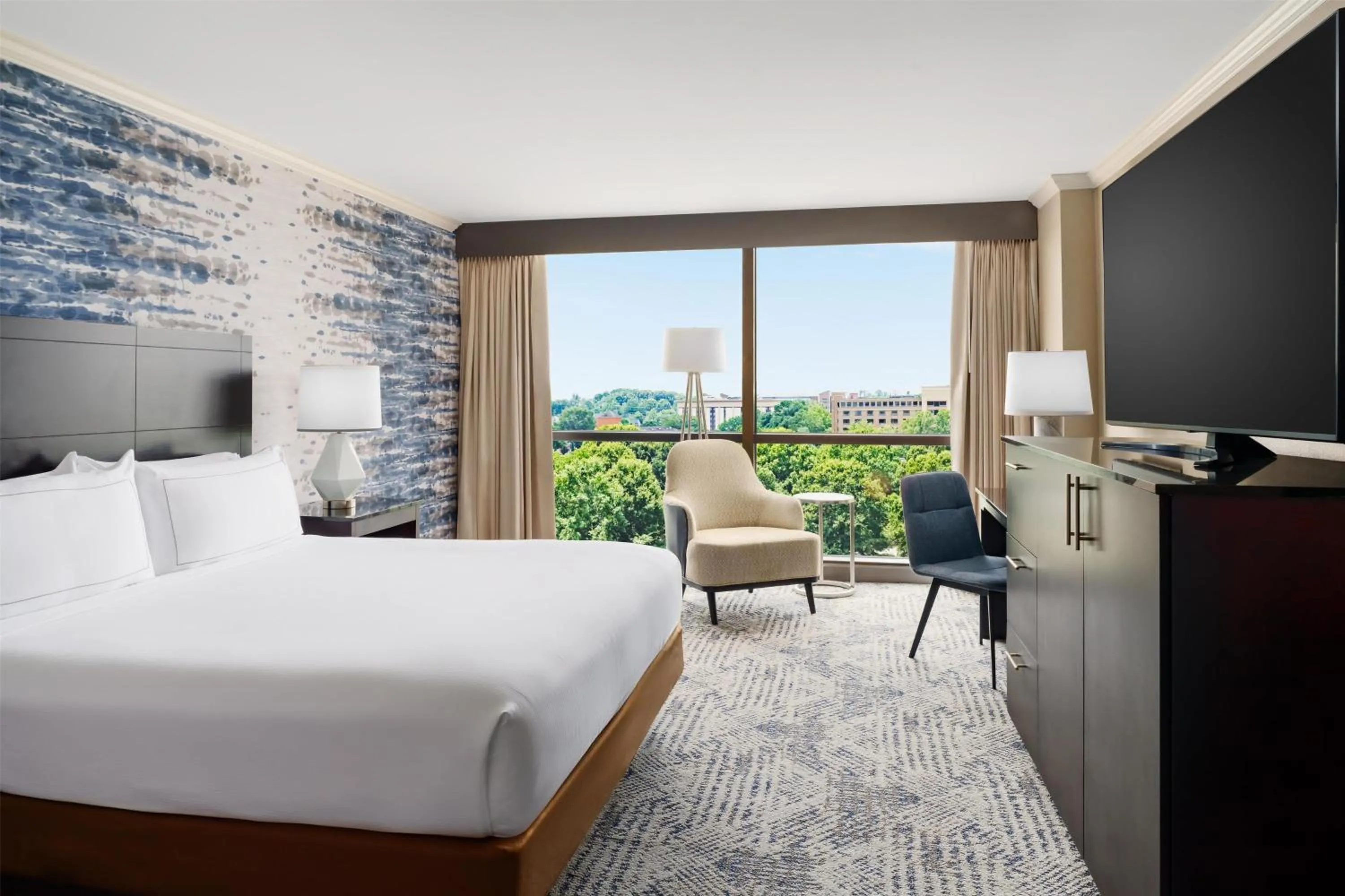 Bed in Hilton Charlotte University Place