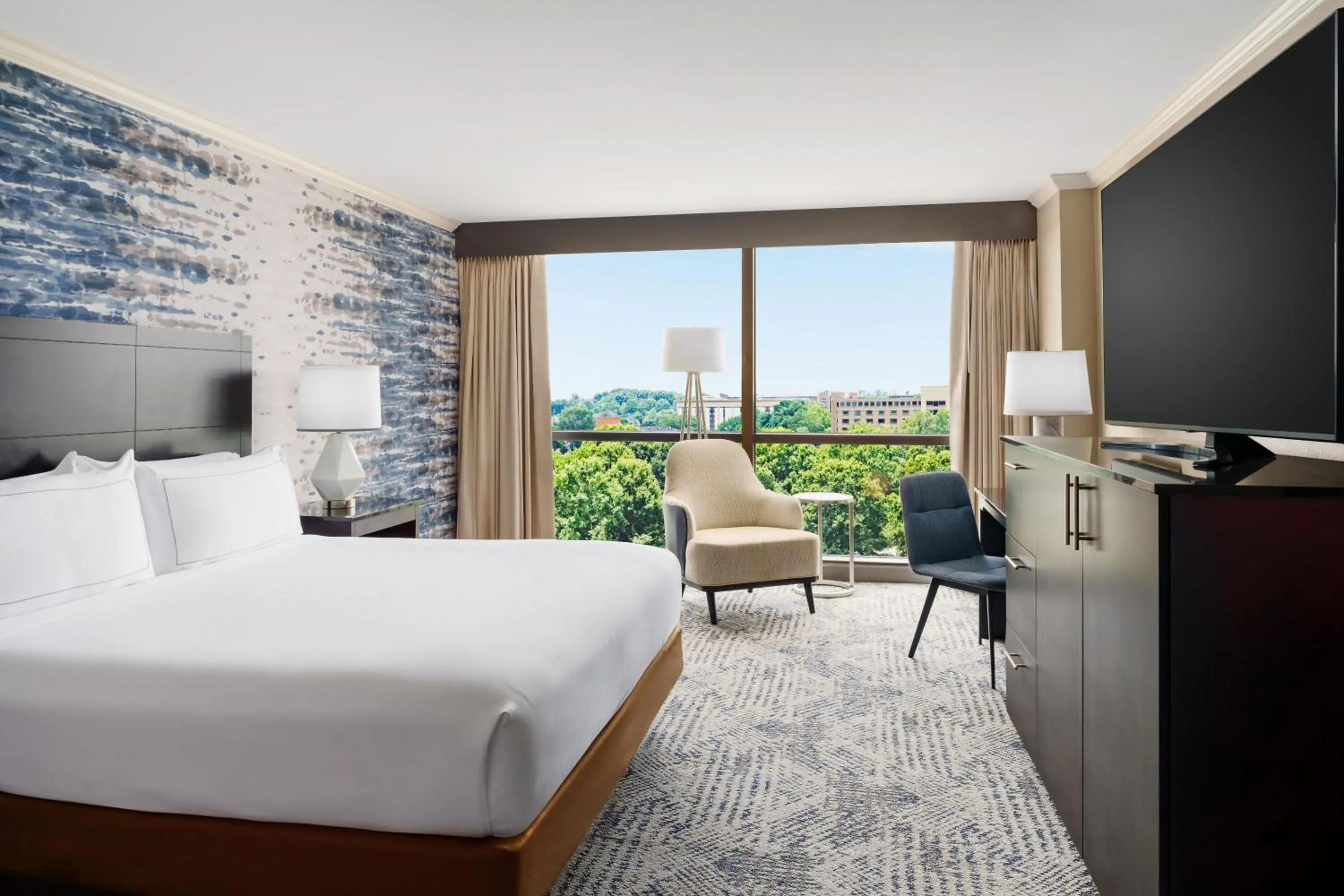 Bed in Hilton Charlotte University Place