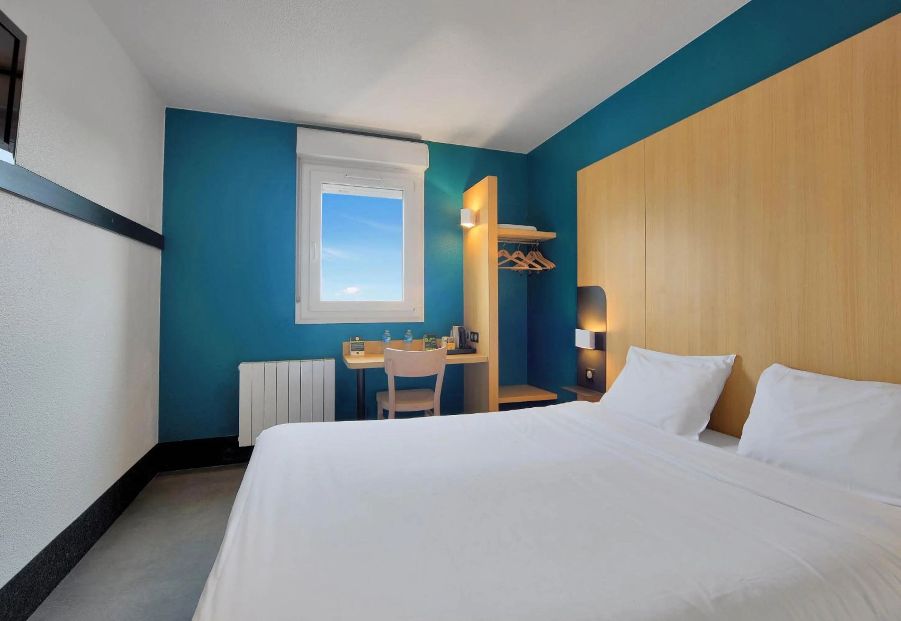 Bedroom, Bed in B&B HOTEL Le Tréport Friville