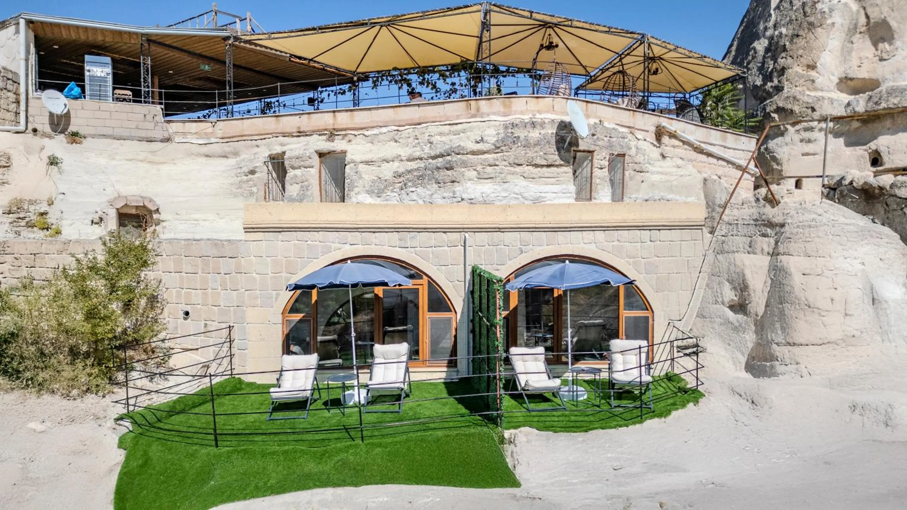 Balcony/Terrace in Kayatas Cave Suites